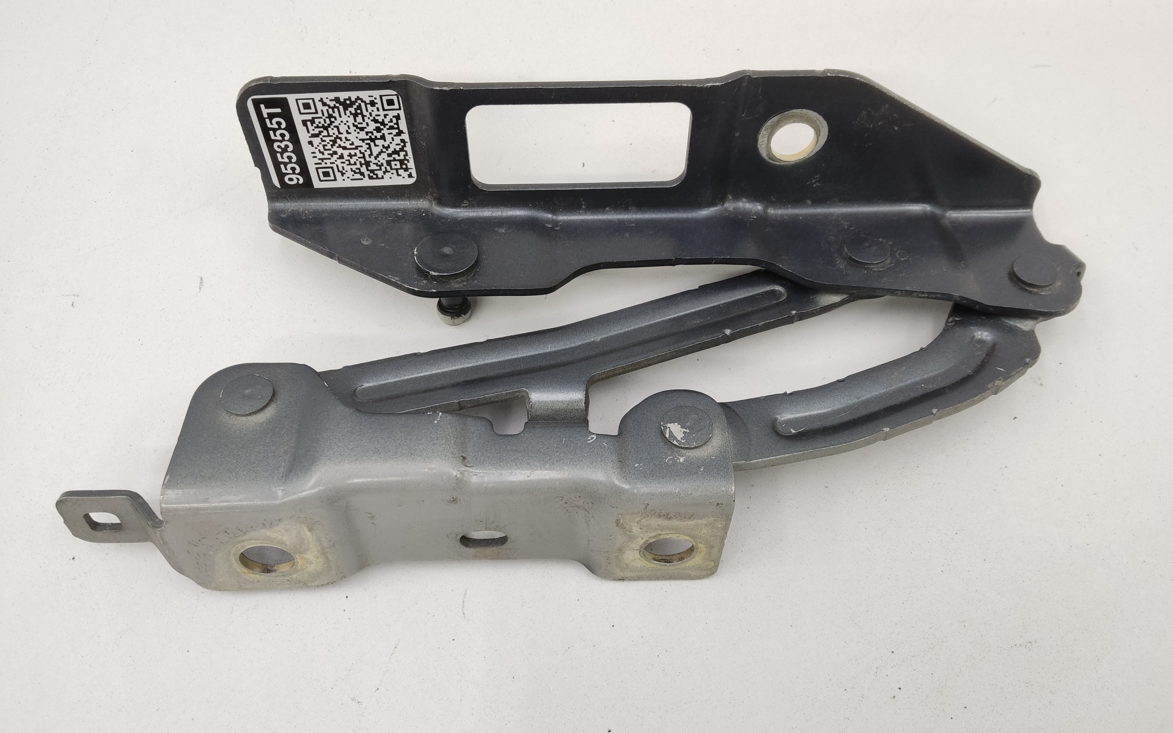 Петля капота правая Geely Monjaro