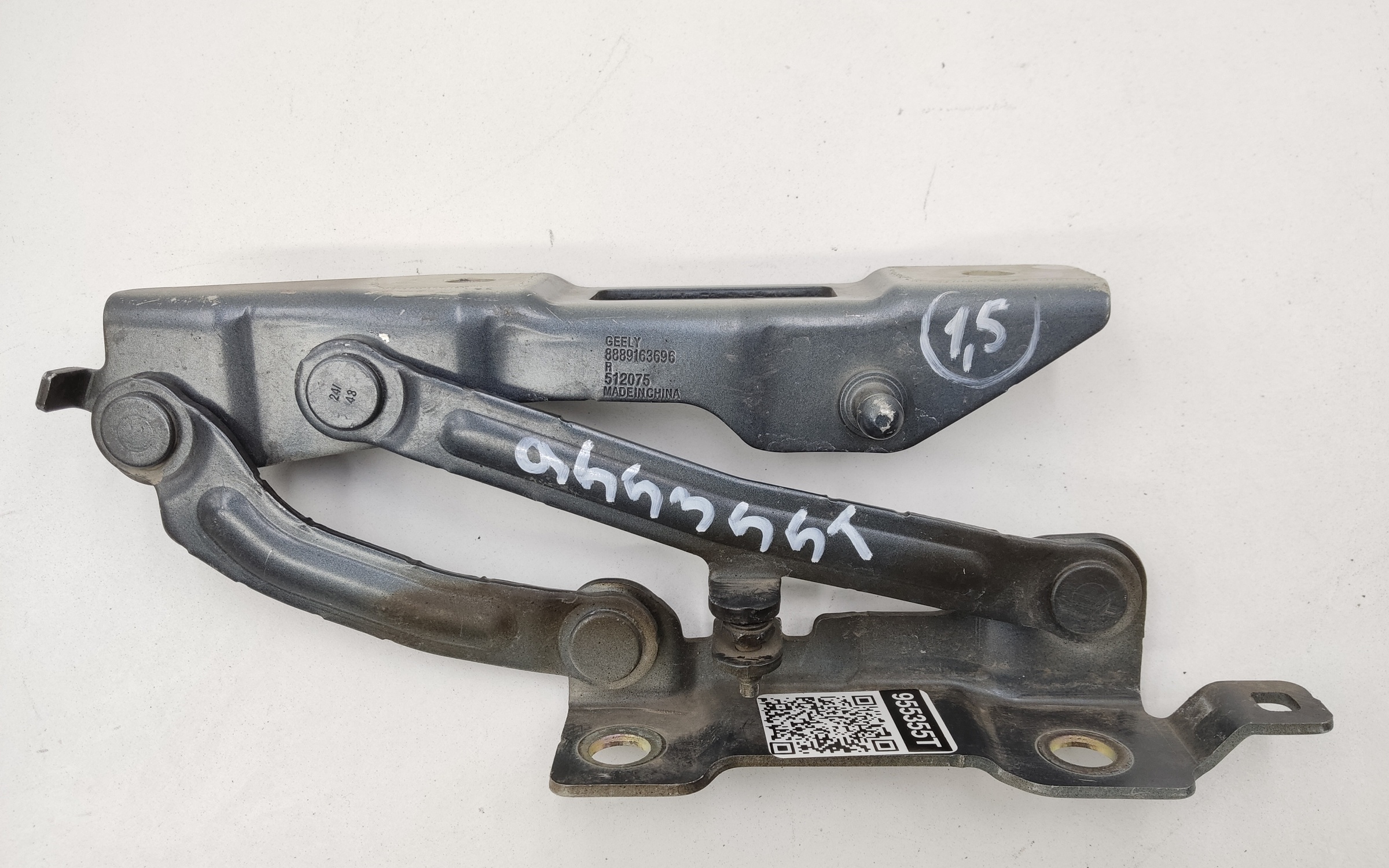 Петля капота правая Geely Monjaro