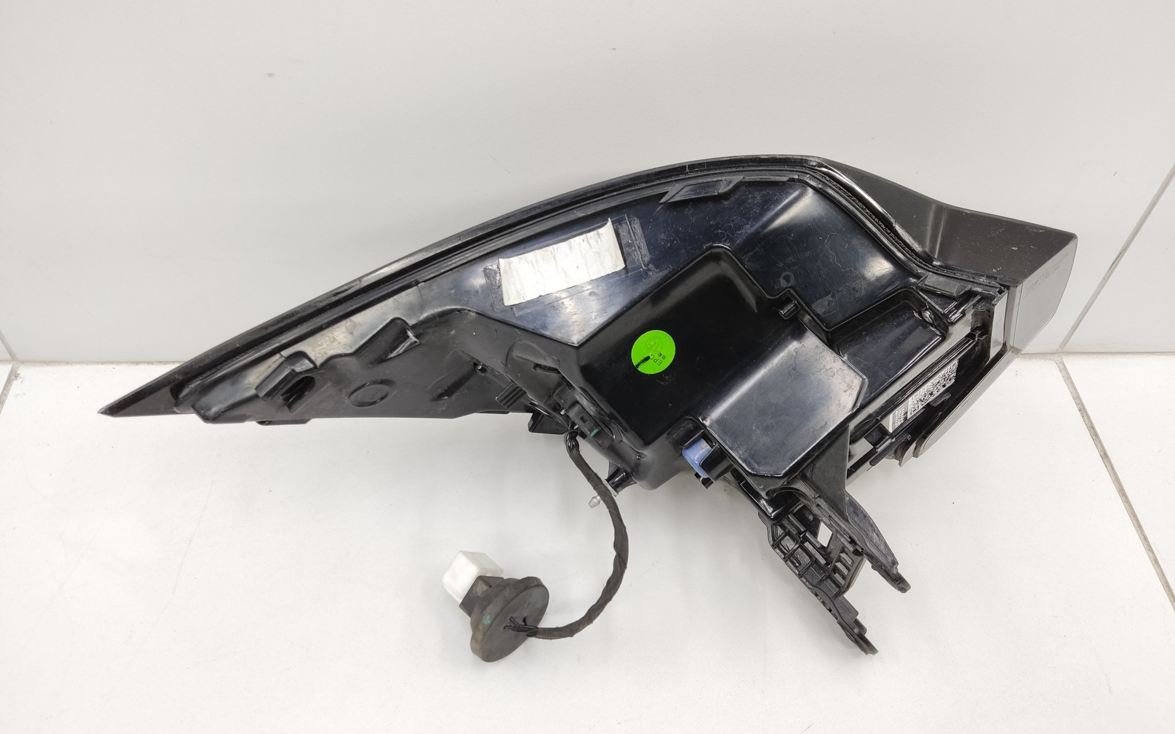 Фонарь задний левый наружный Geely Okavango Restail LED