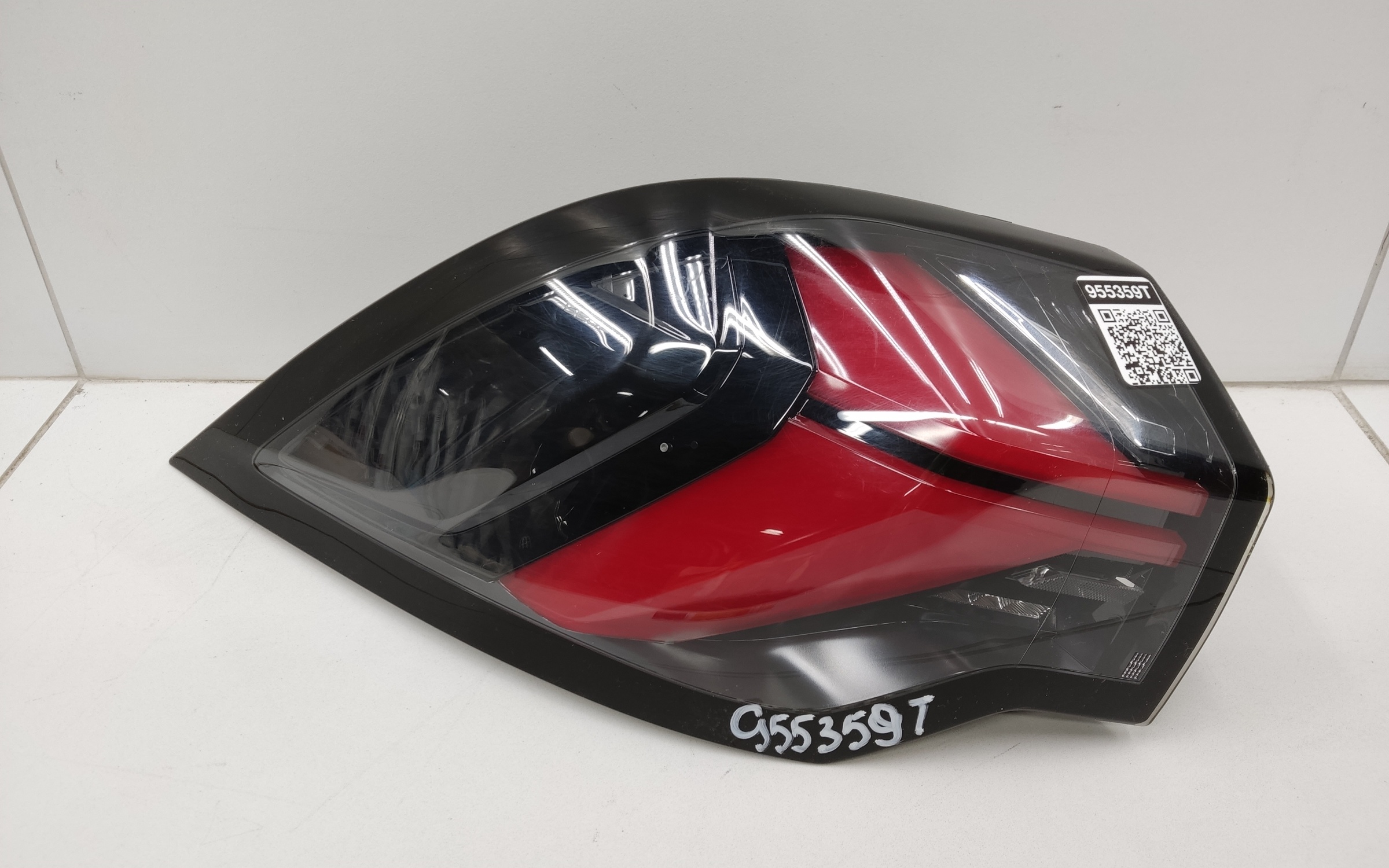 Фонарь задний левый наружный Geely Okavango Restail LED