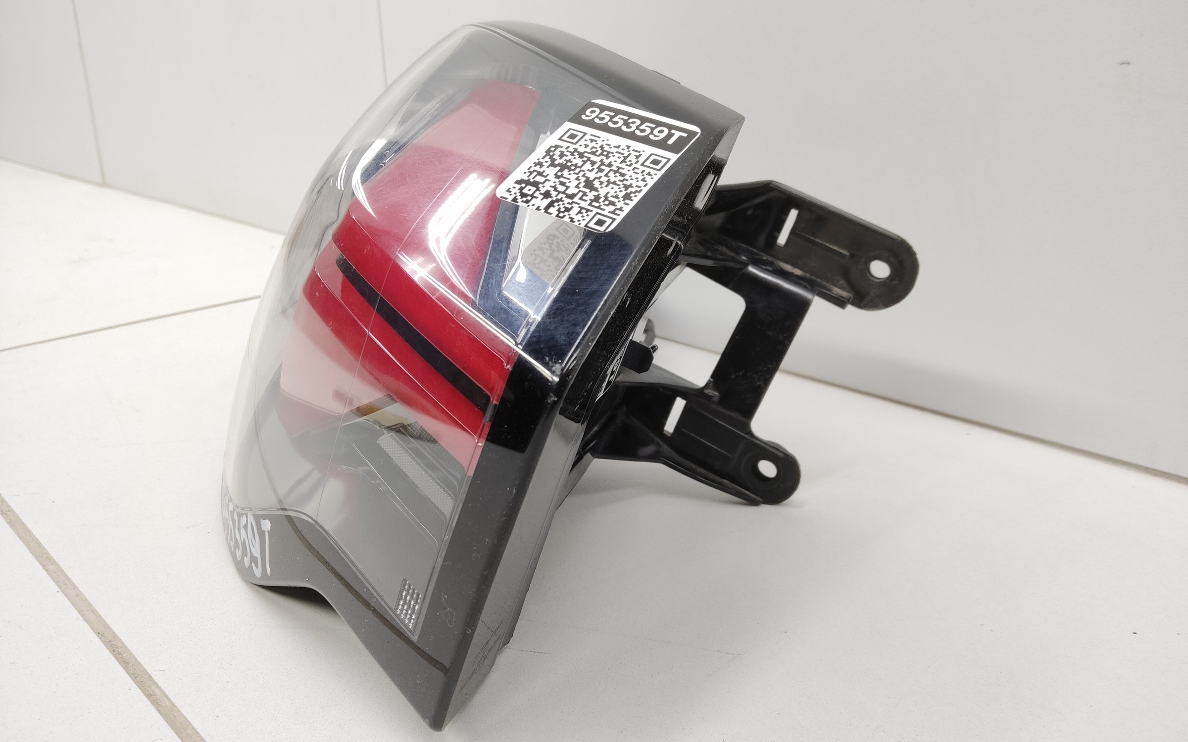 Фонарь задний левый наружный Geely Okavango Restail LED