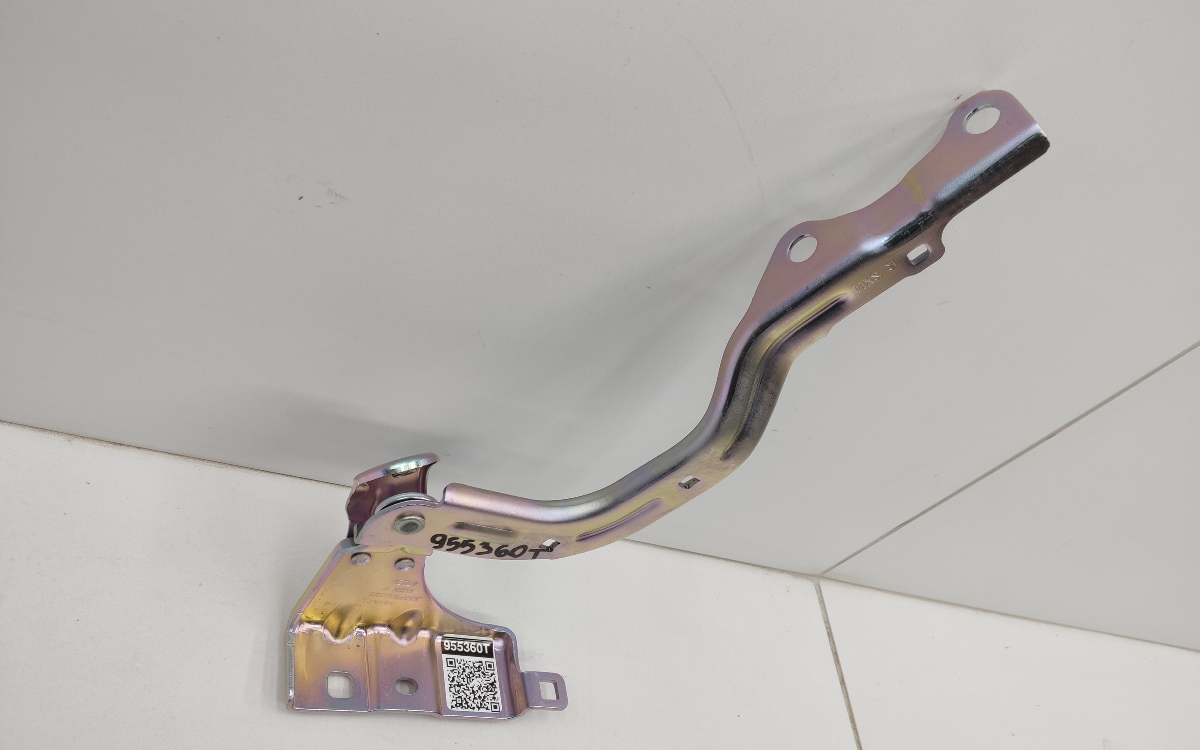 Петля капота правая Geely Coolray