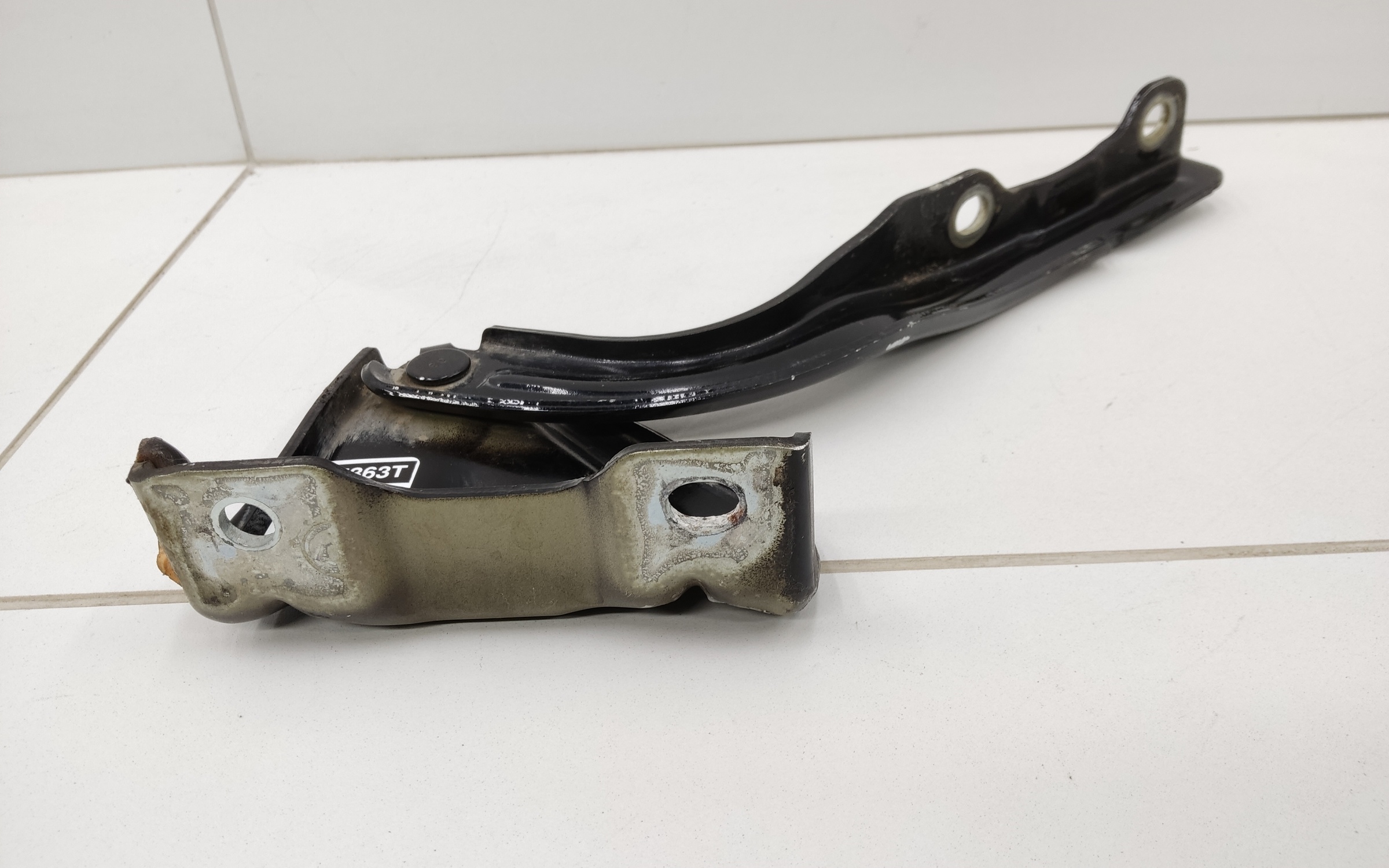 Петля капота левая Tank 300