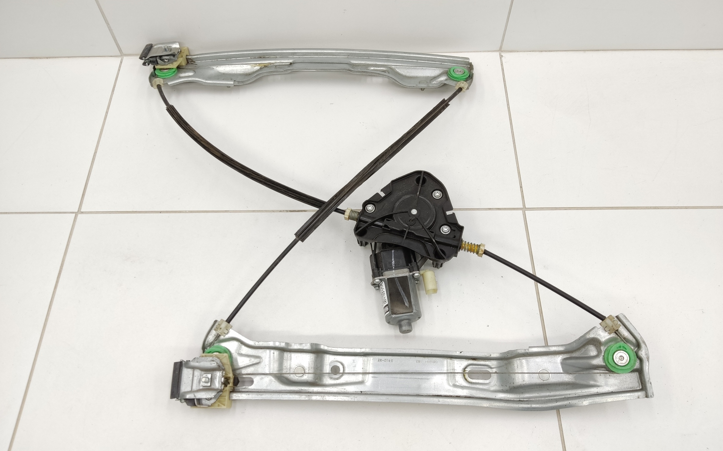 Стеклоподъёмник передний левый Lada Granta Restail