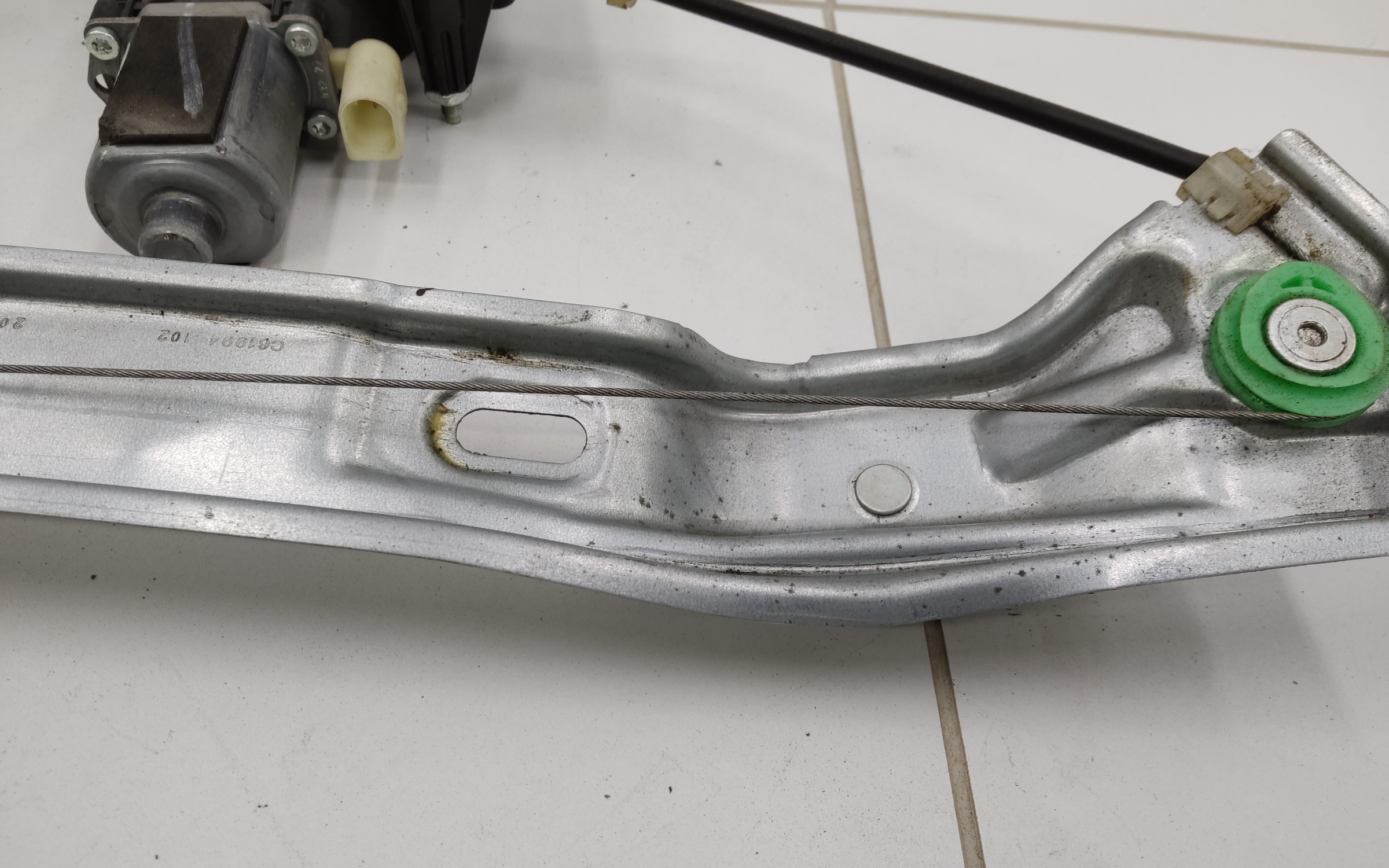 Стеклоподъёмник передний левый Lada Granta Restail