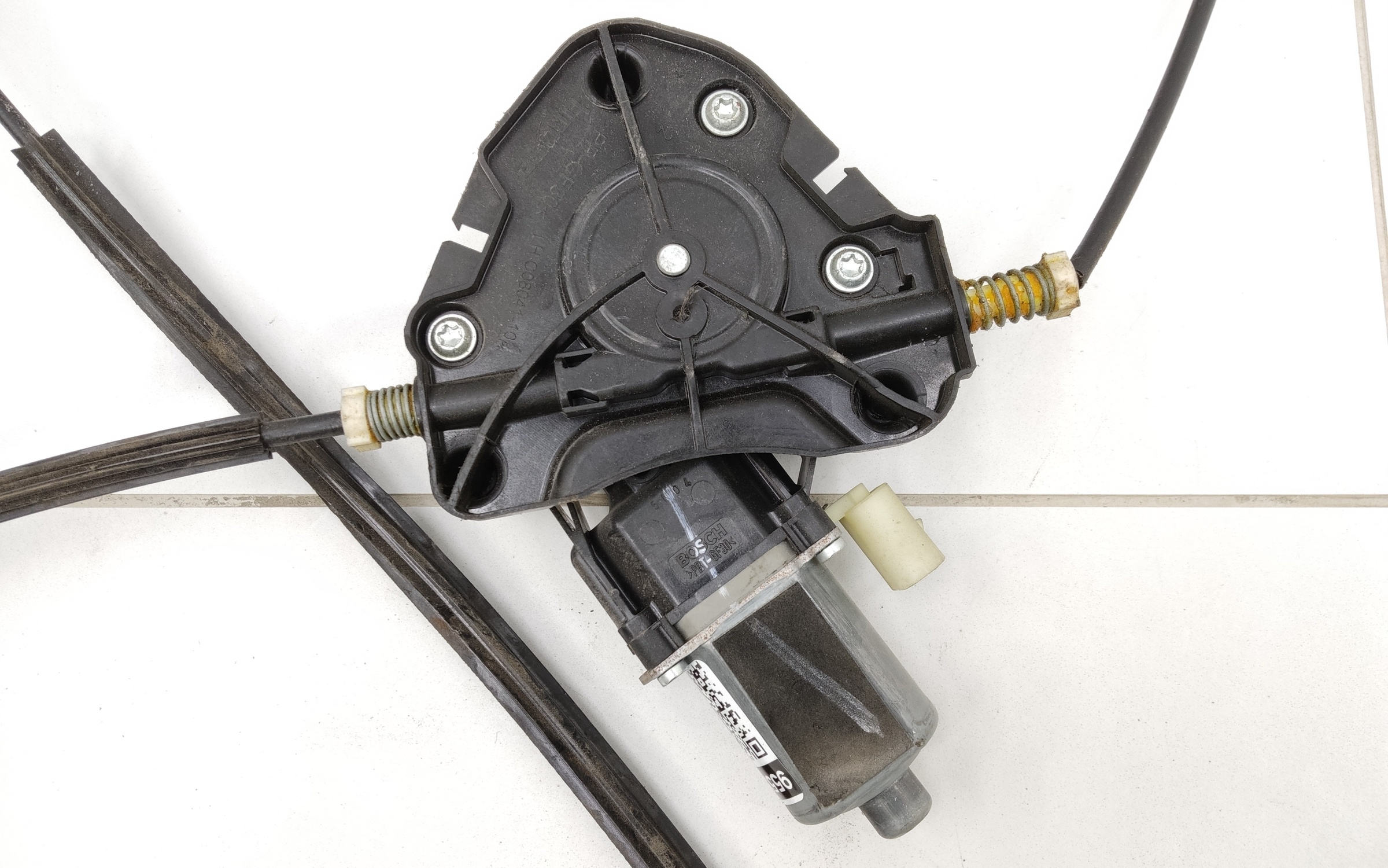 Стеклоподъёмник передний левый Lada Granta Restail