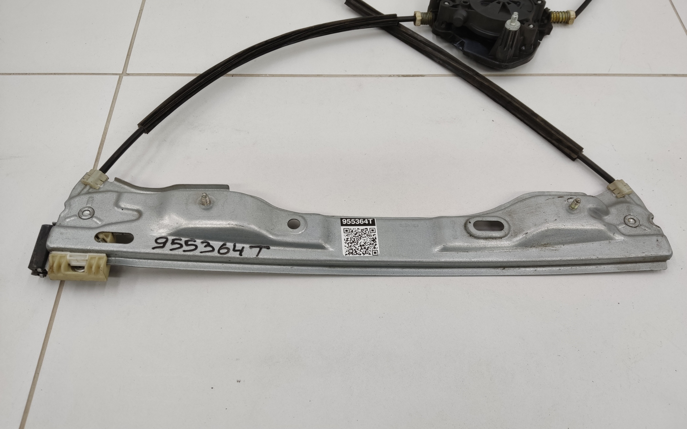 Стеклоподъёмник передний левый Lada Granta Restail