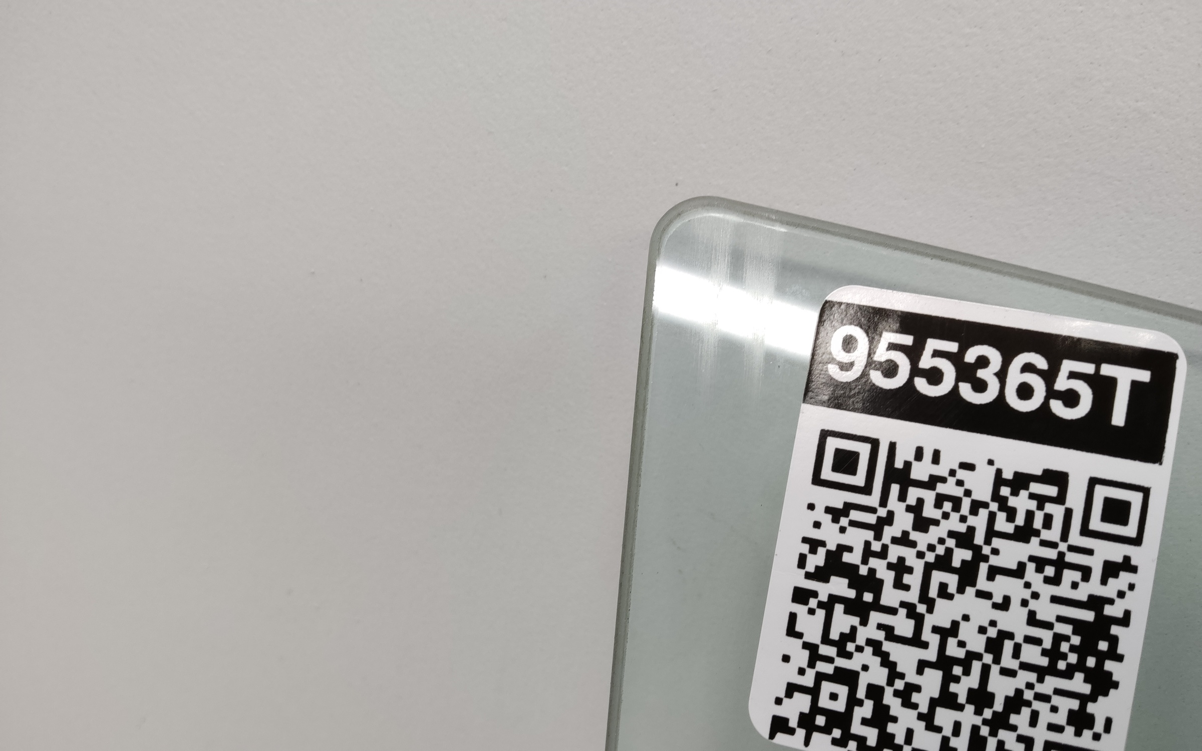 Стекло двери передней правой Hyundai Solaris 1