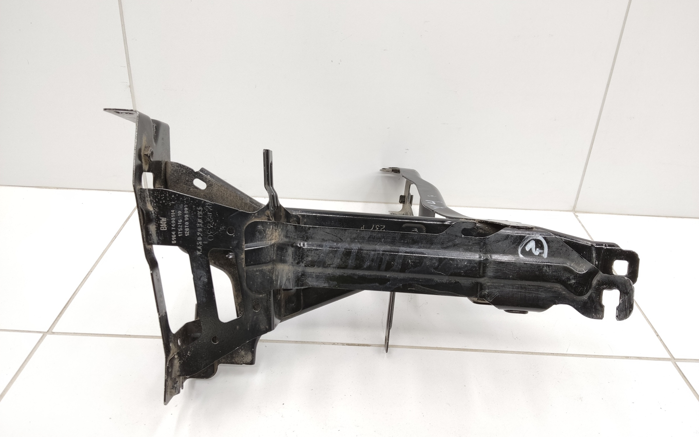 Кронштейн фары передней правой BMW X3 G01