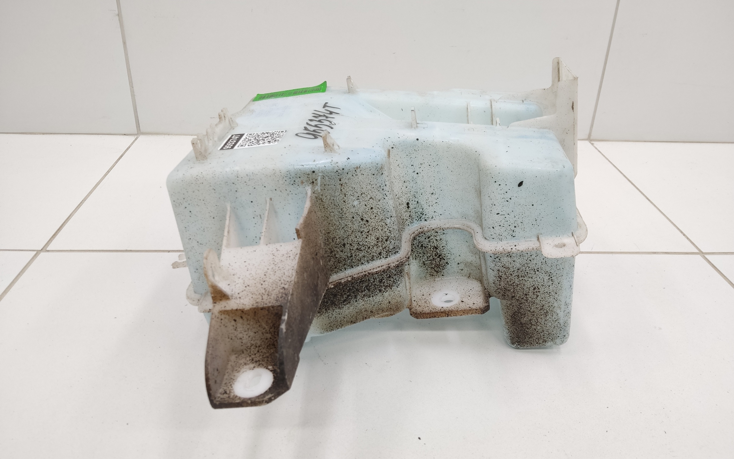 Бачок омывателя Geely Monjaro