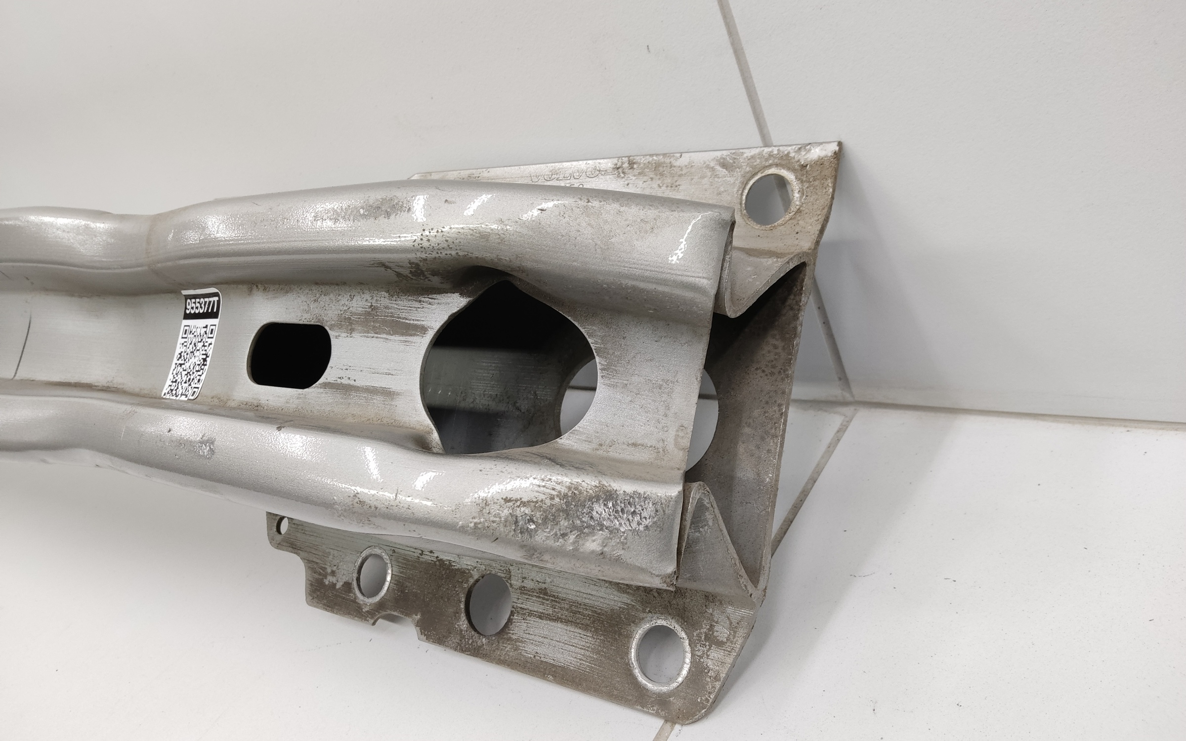 Усилитель переднего бампера Volvo S80 2