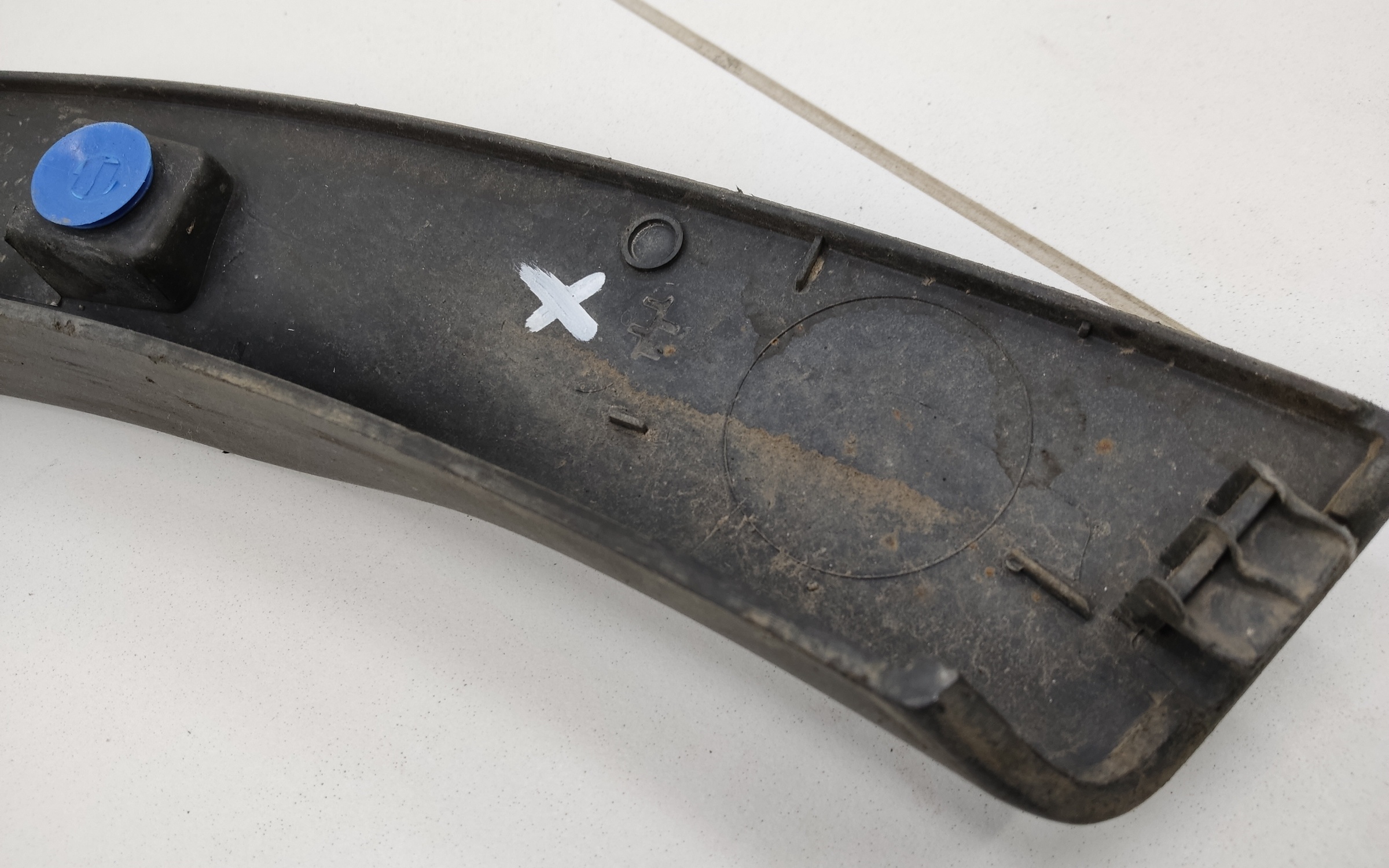 Накладка крыла заднего правого Land Rover Discovery Sport без парктроника