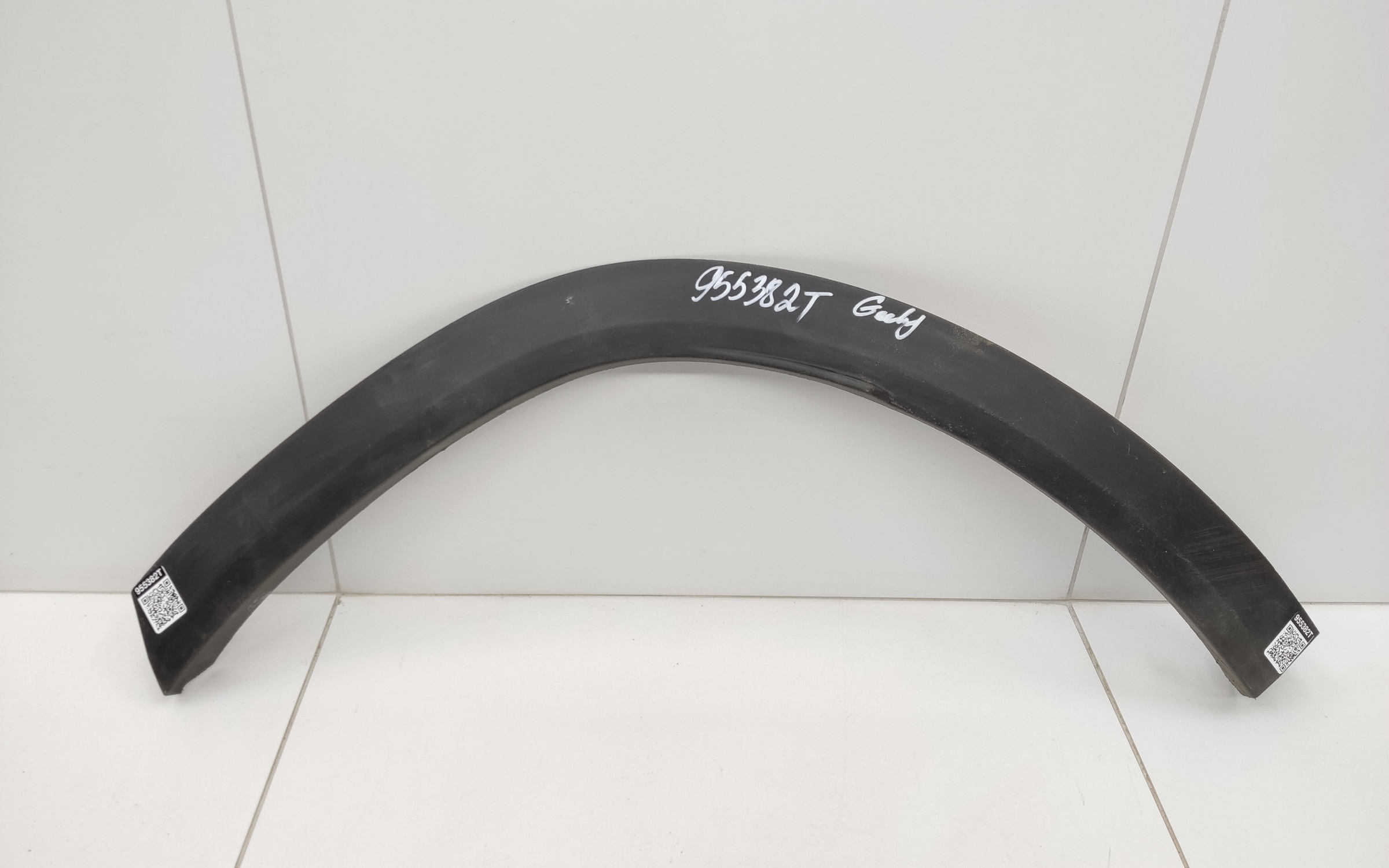 Накладка крыла заднего левого Geely Monjaro