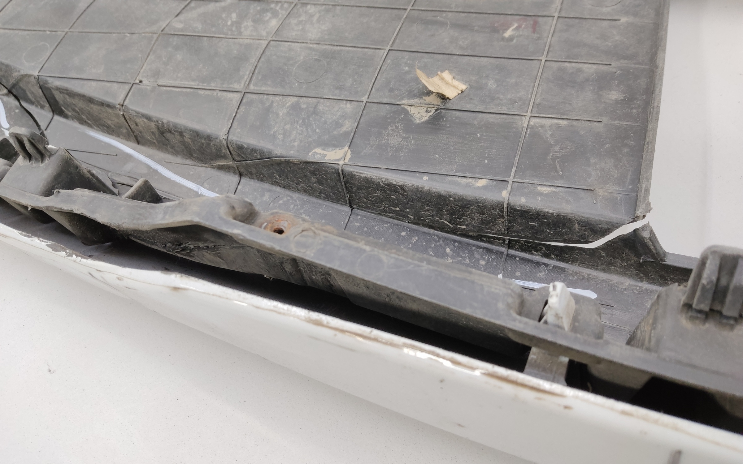 Накладка передней панели Kia Sorento 4