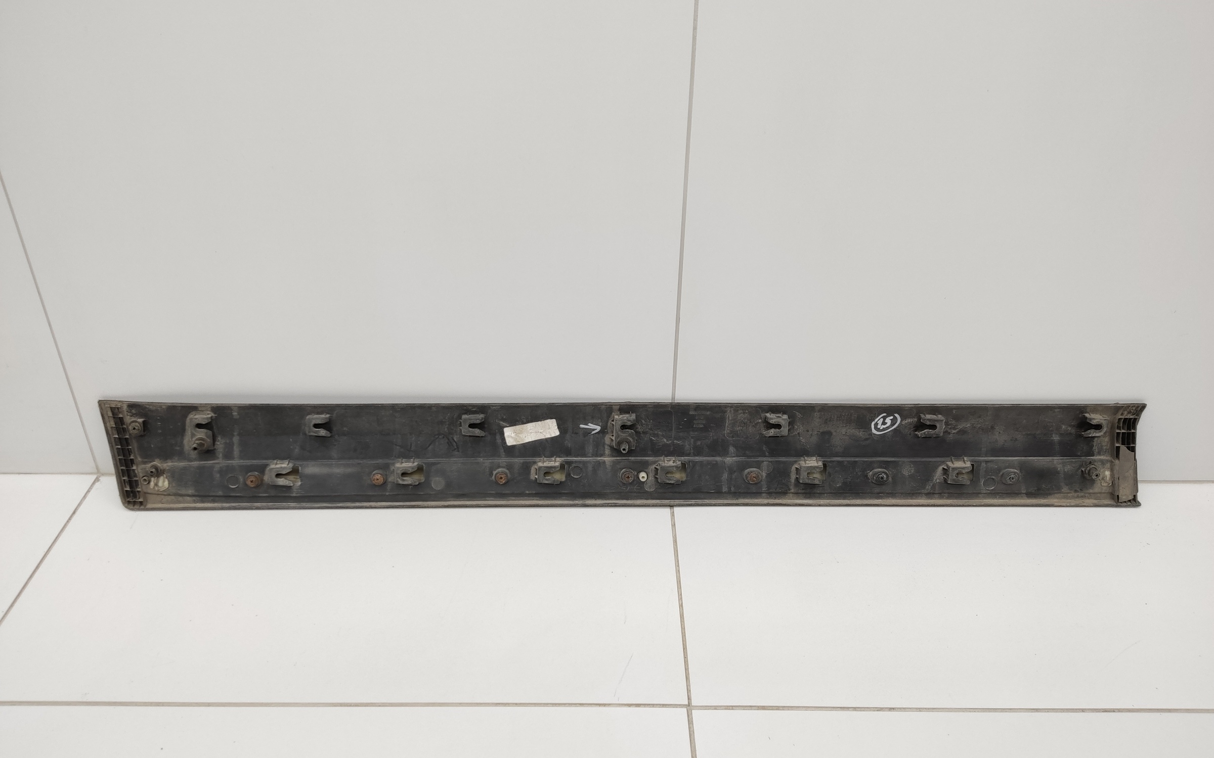 Накладка двери передней правой Geely Atlas