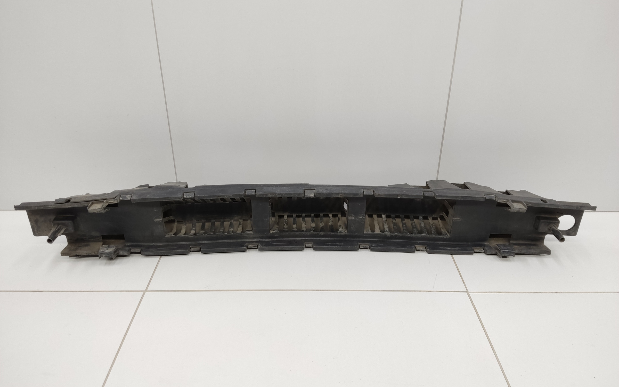 Абсорбер переднего бампера  Volvo XC70 2