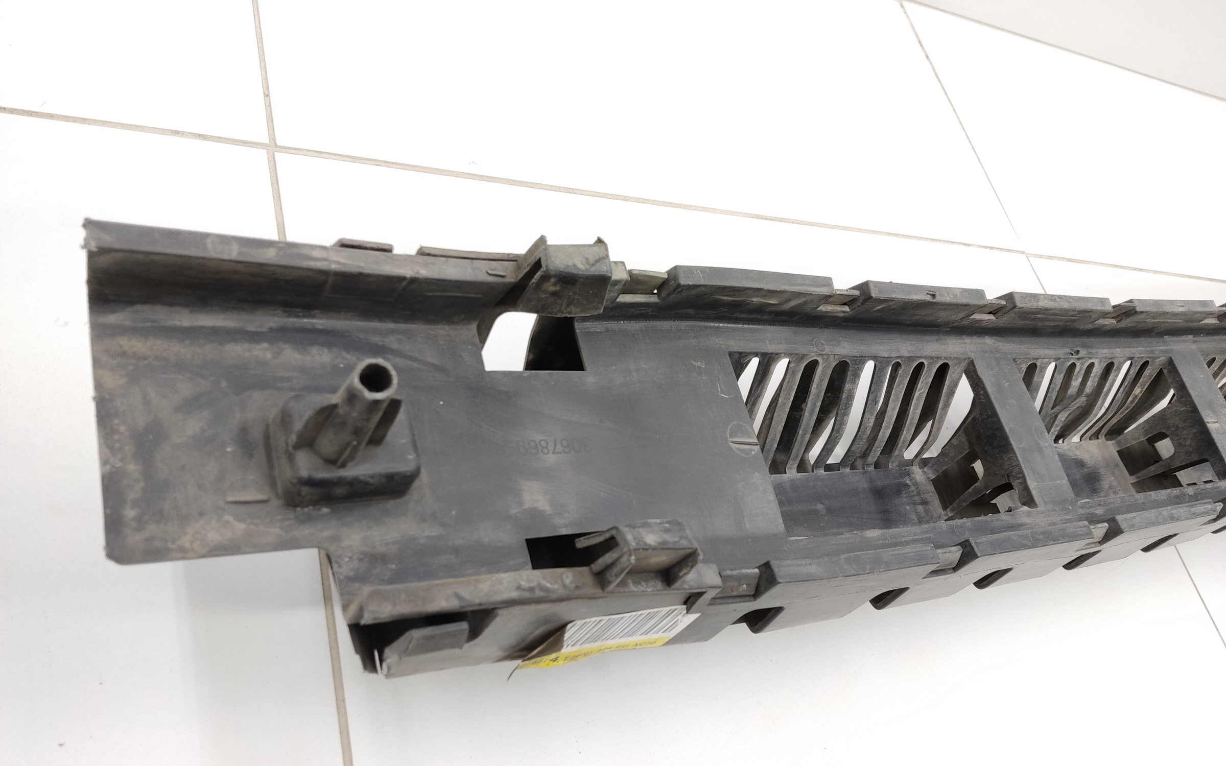 Абсорбер переднего бампера  Volvo XC70 2