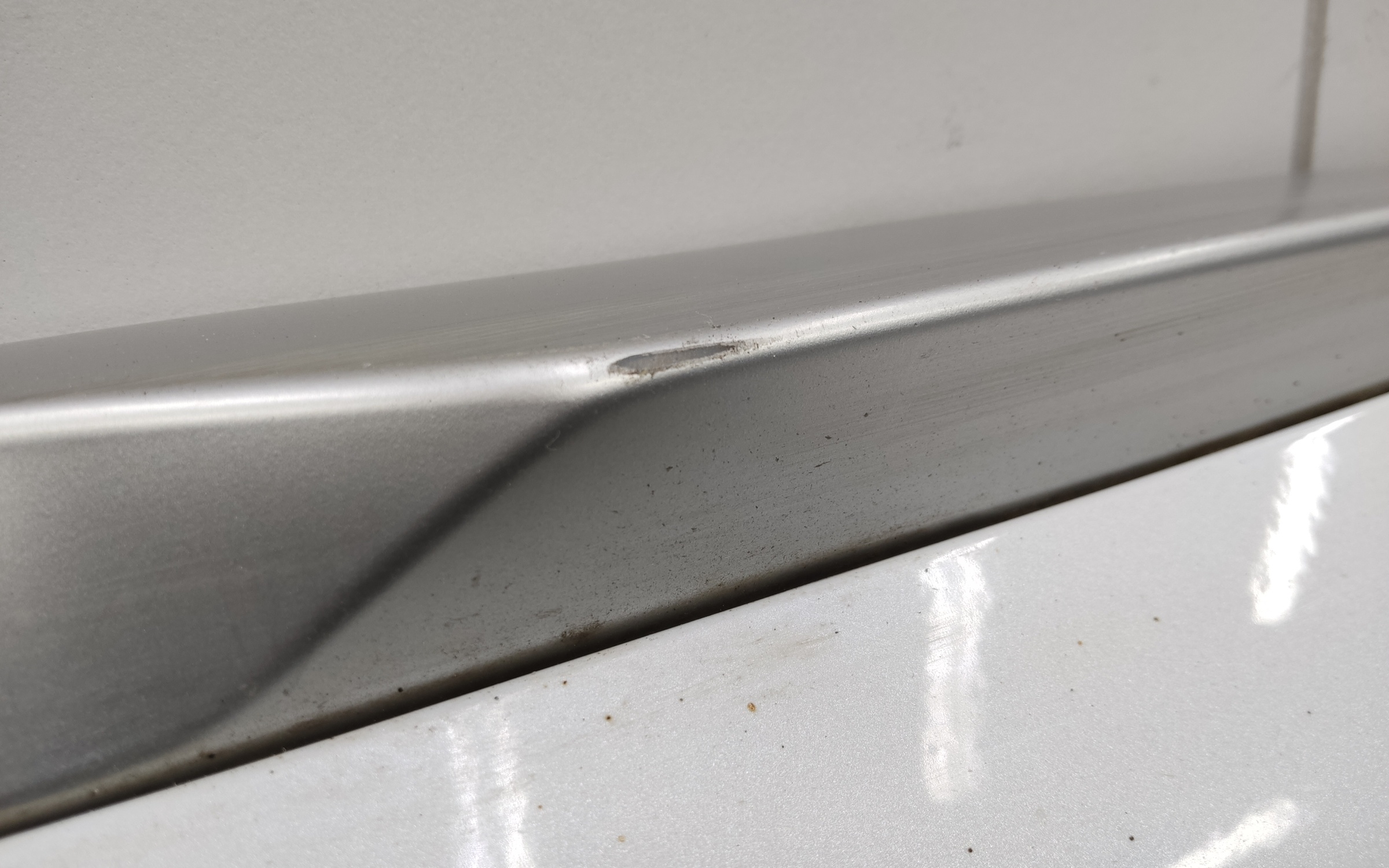 Накладка двери передней правой Geely Monjaro