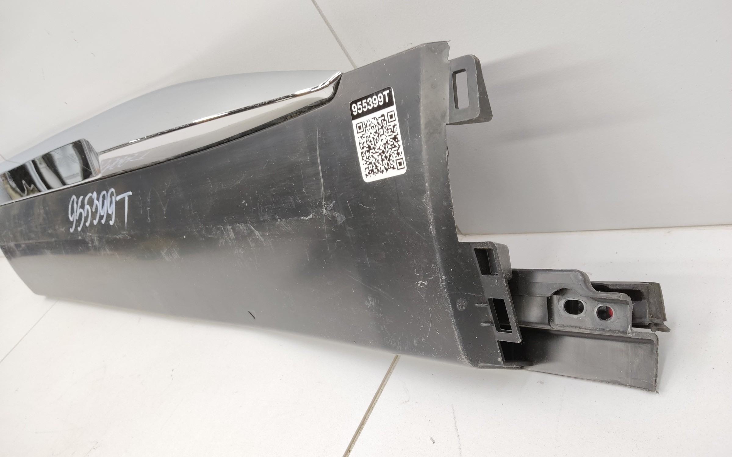 Накладка двери задней левой Geely Monjaro