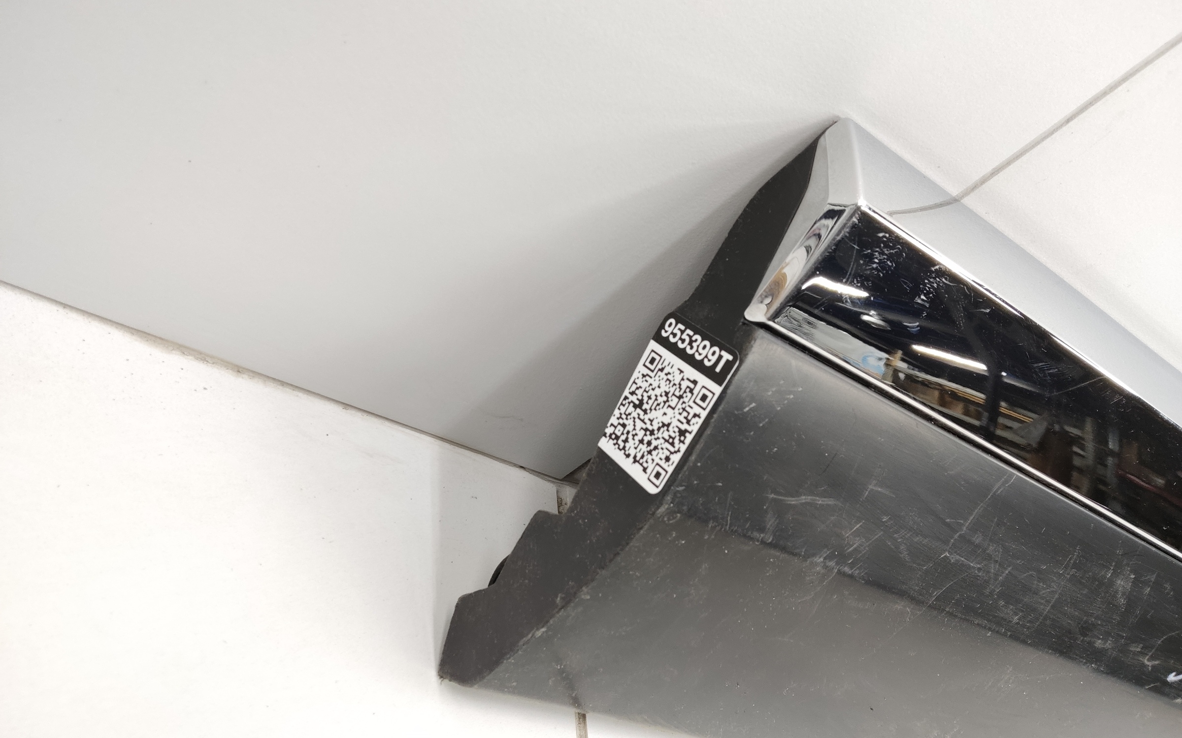 Накладка двери задней левой Geely Monjaro