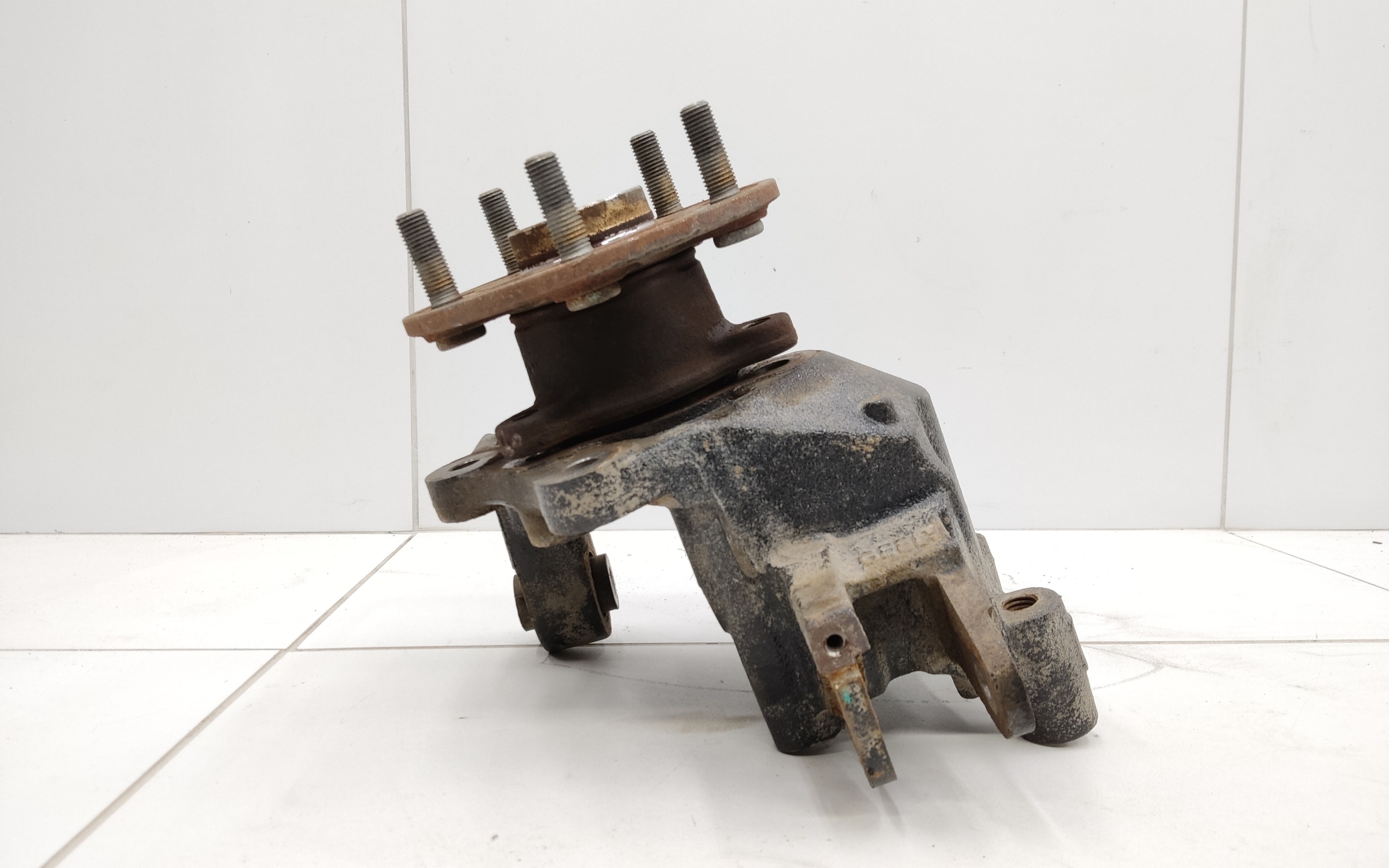 Кулак задний левый Geely Cityray