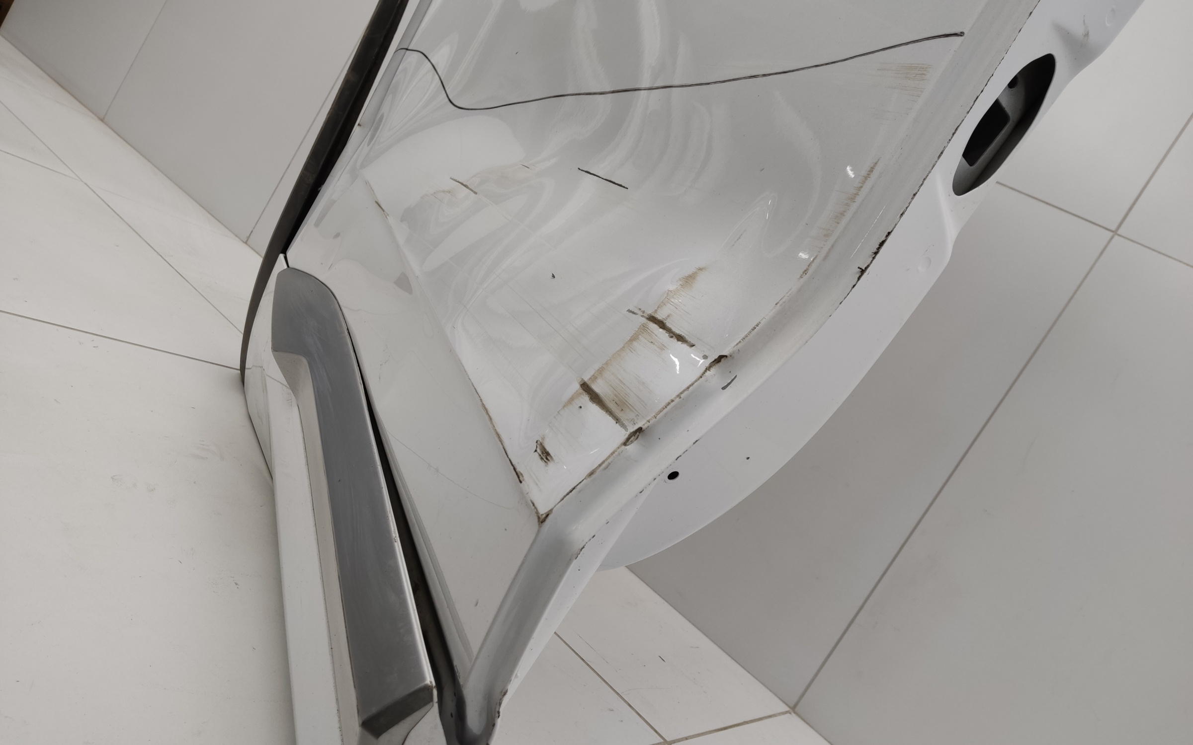 Дверь задняя правая Geely Monjaro