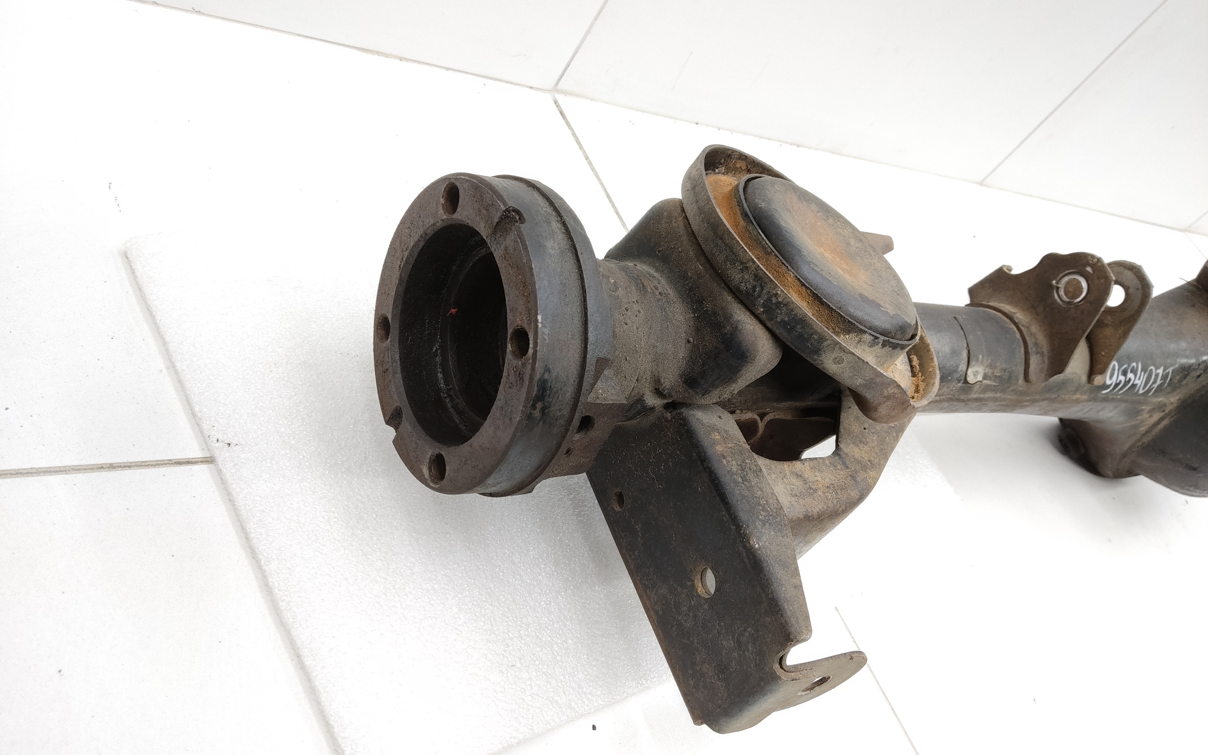 Балка заднего моста "чулок" Нива 21214