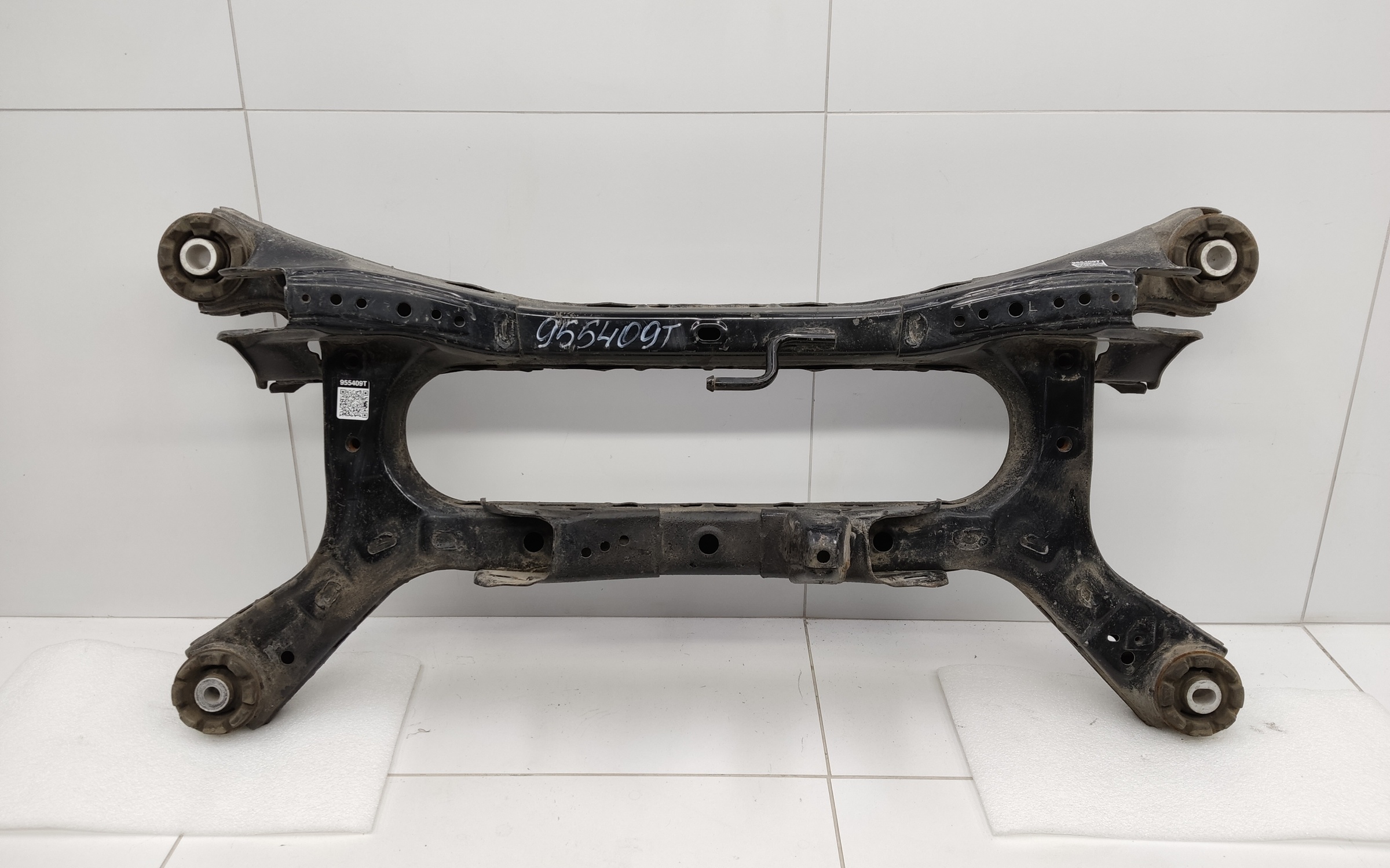 Подрамник задний Toyota Camry V70