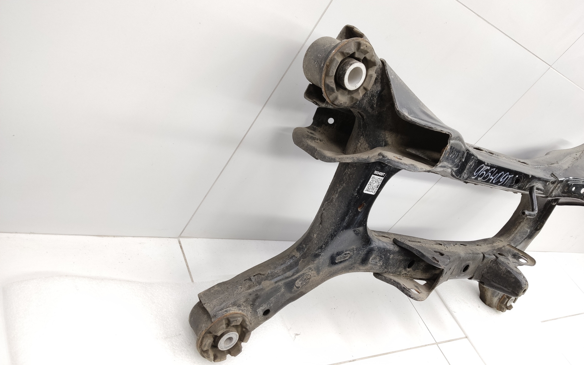 Подрамник задний Toyota Camry V70