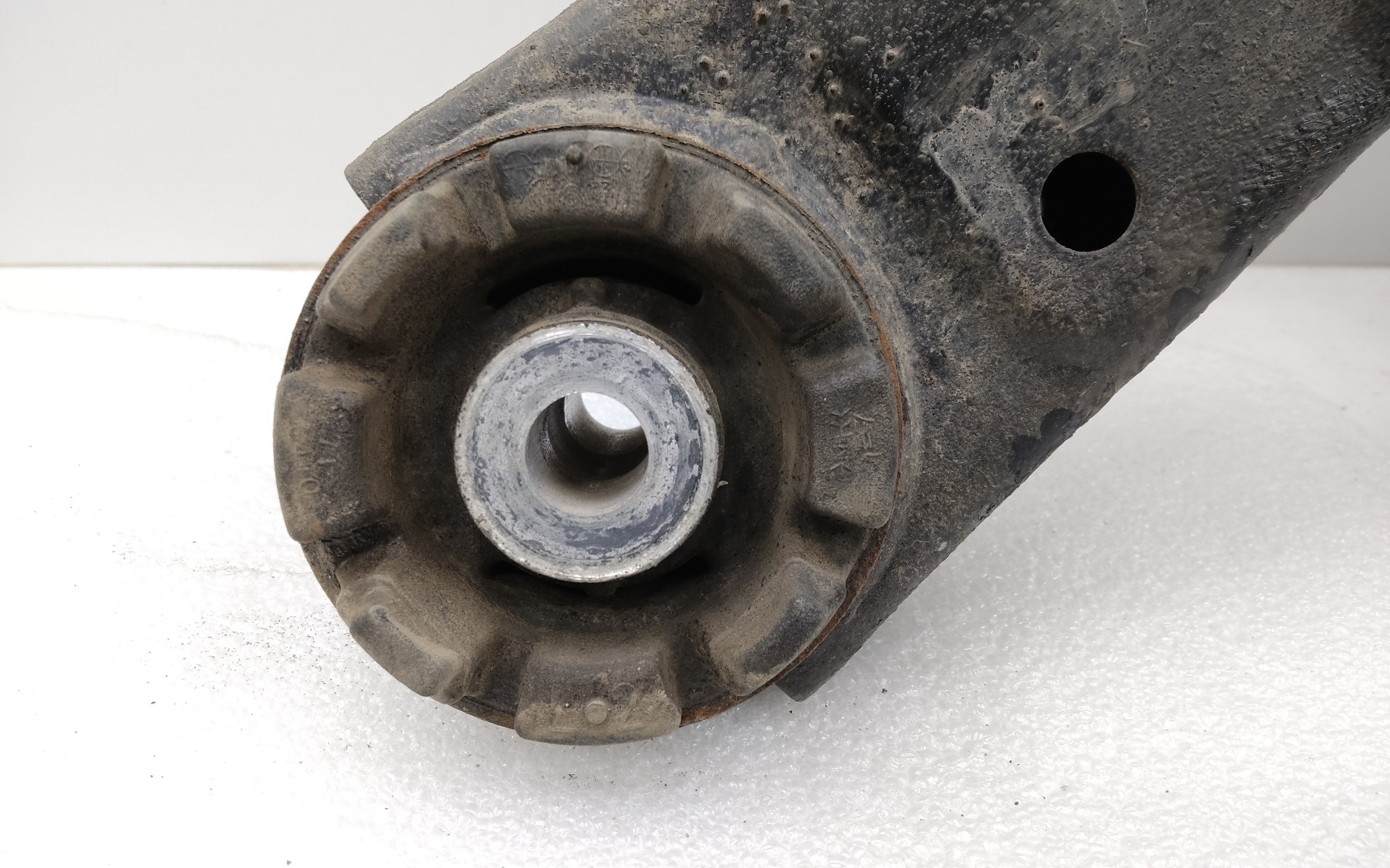 Подрамник задний Toyota Camry V70