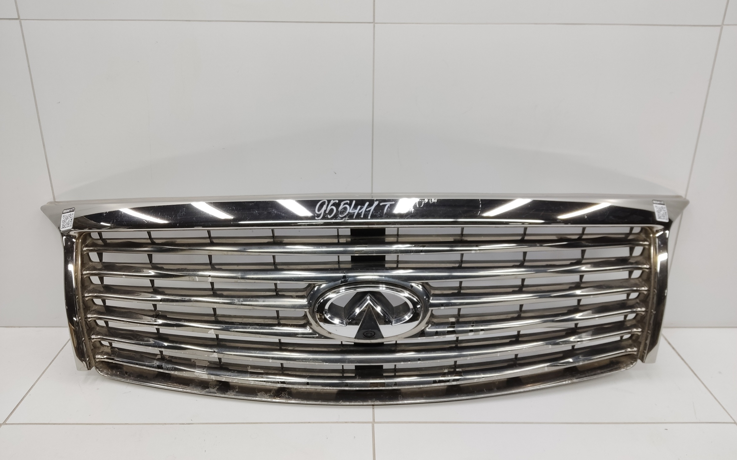 Решетка радиатора Infiniti QX56 2