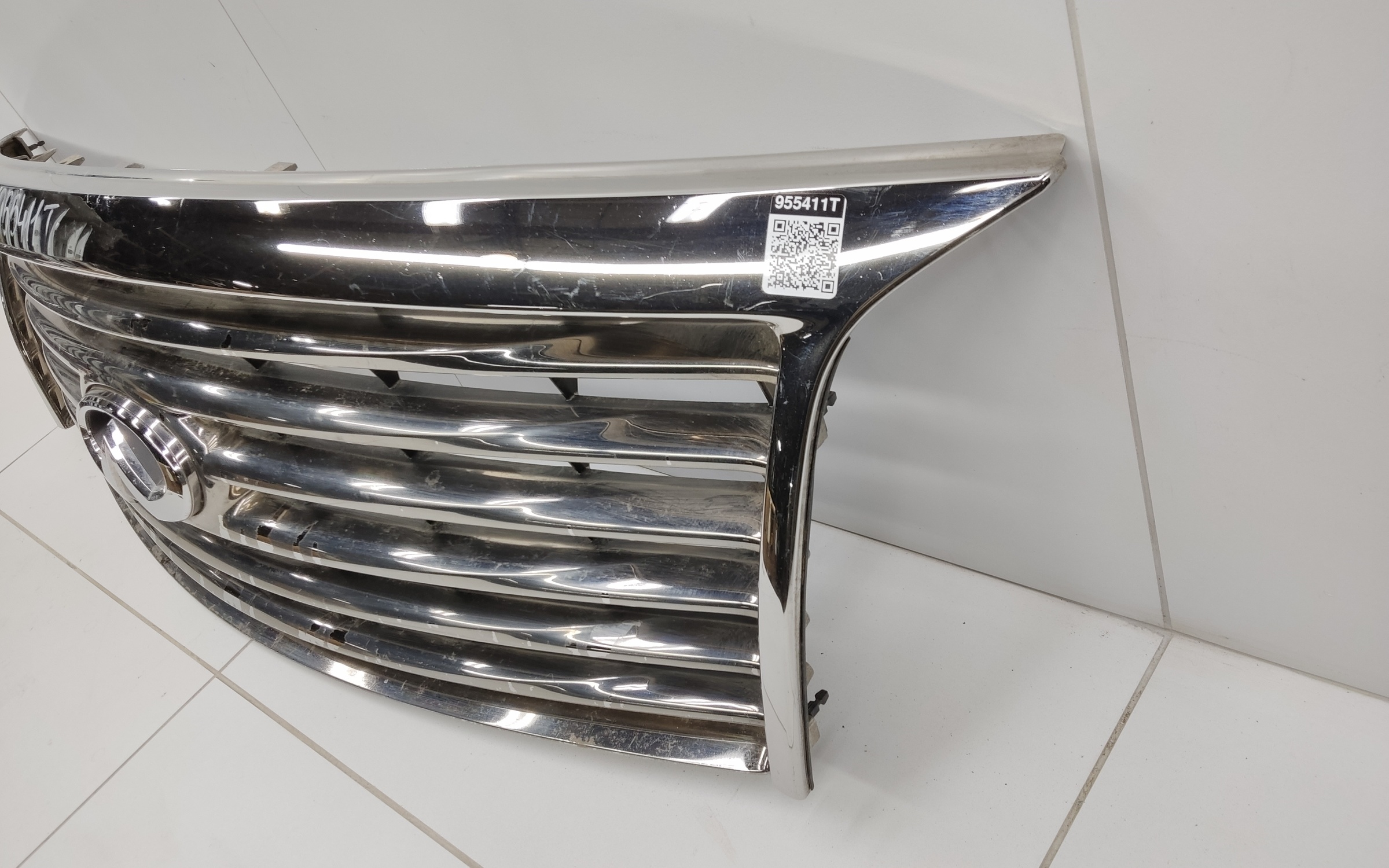 Решетка радиатора Infiniti QX56 2