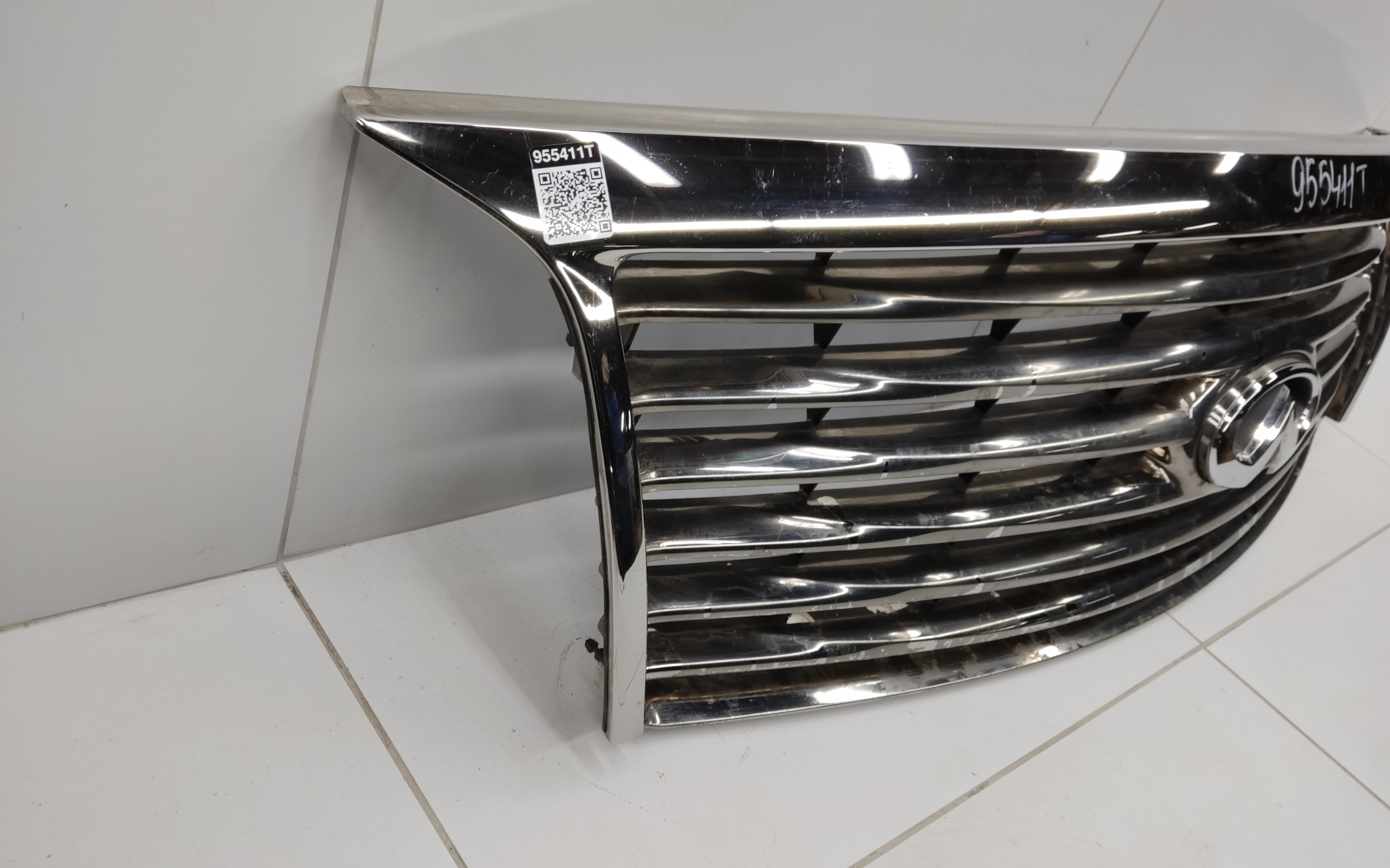 Решетка радиатора Infiniti QX56 2