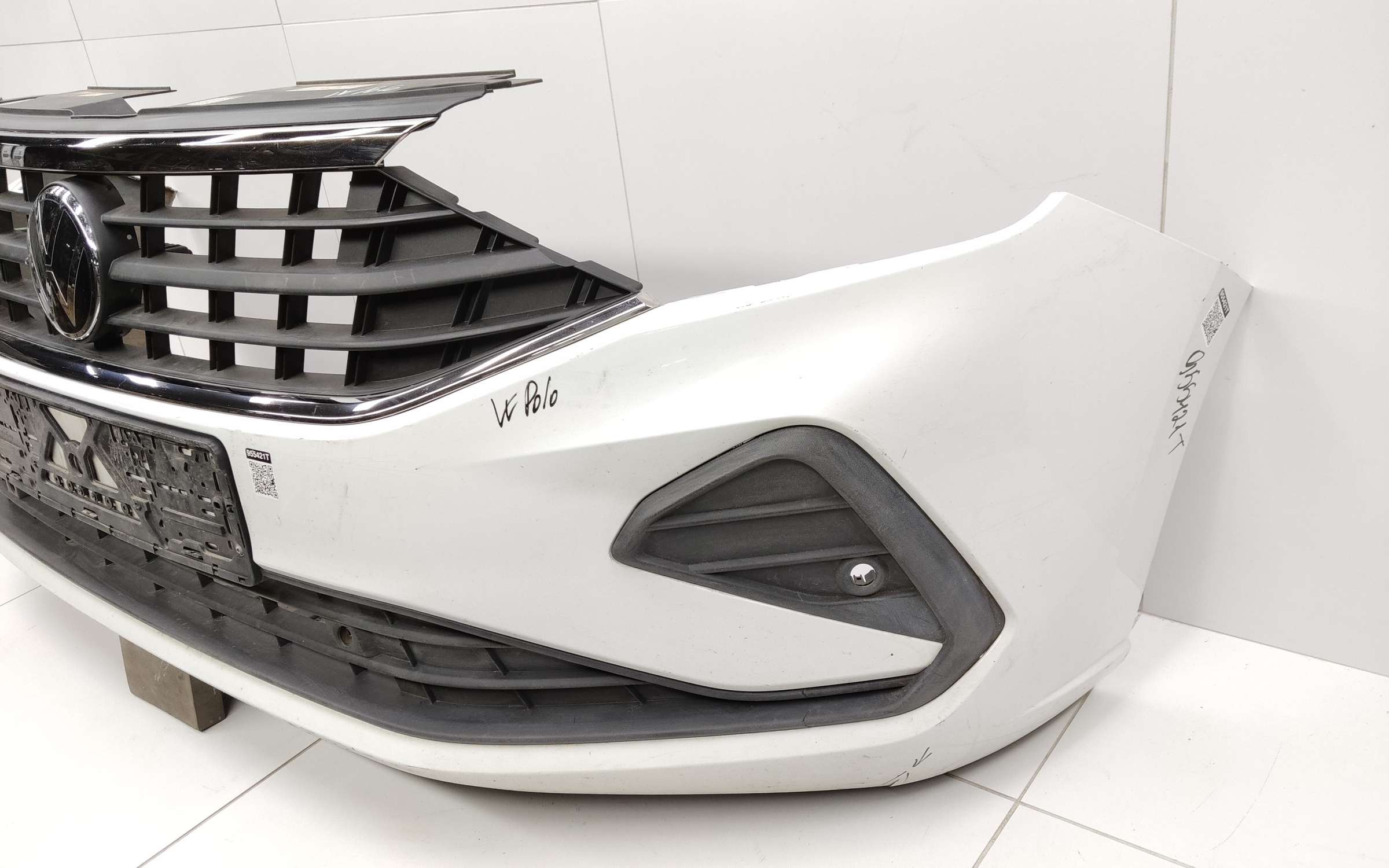 Бампер передний Volkswagen Polo 6 Liftback