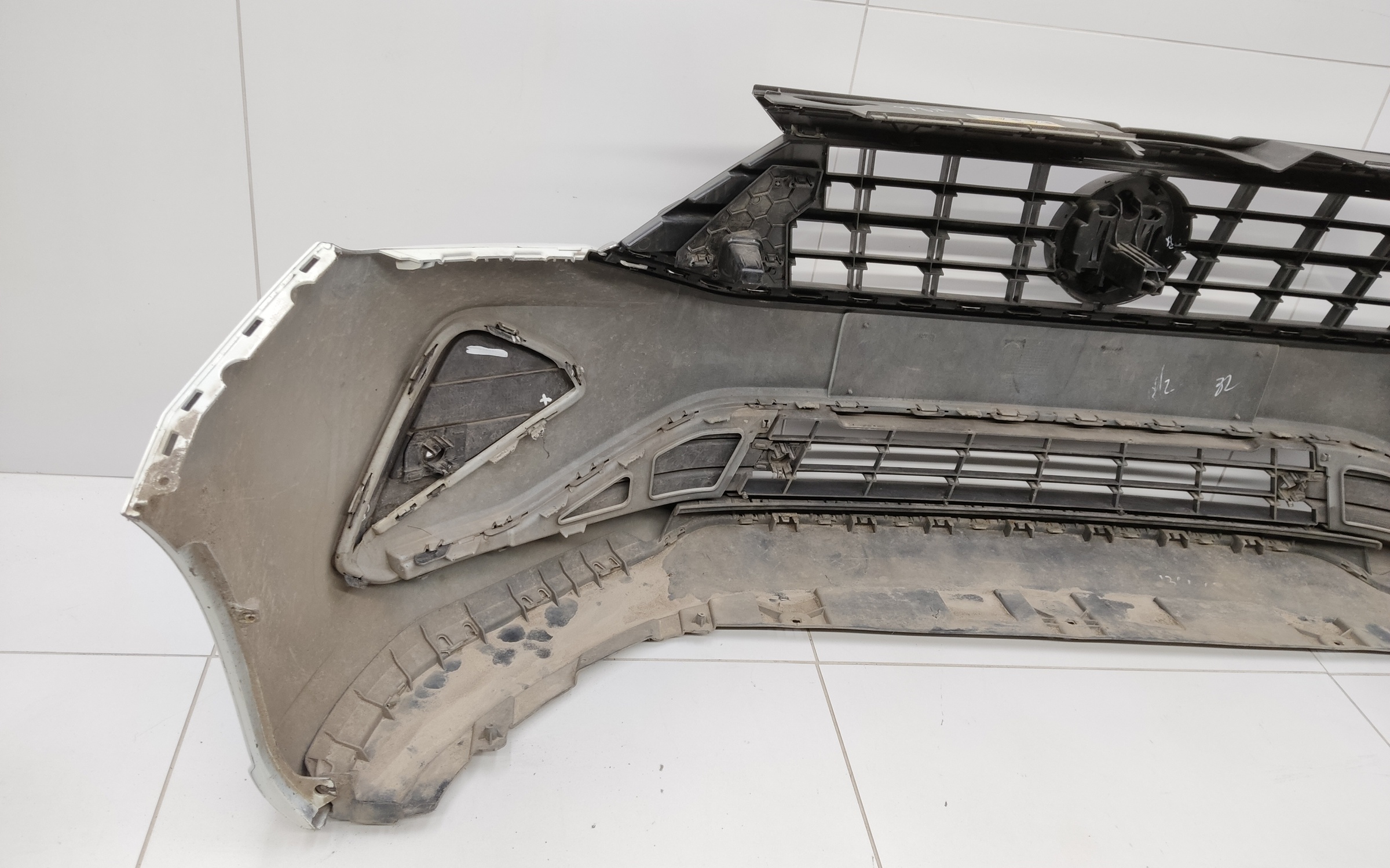 Бампер передний Volkswagen Polo 6 Liftback