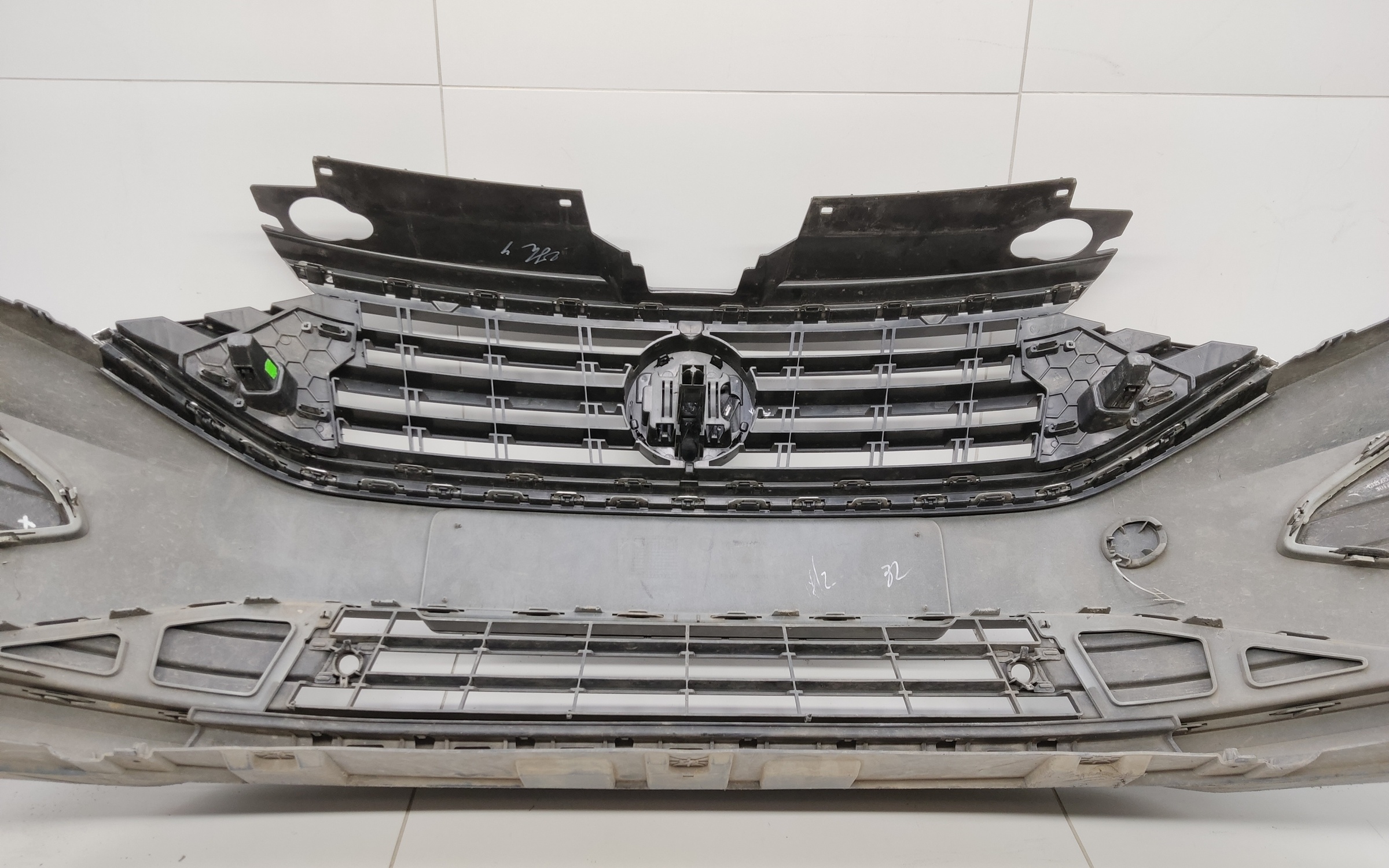 Бампер передний Volkswagen Polo 6 Liftback