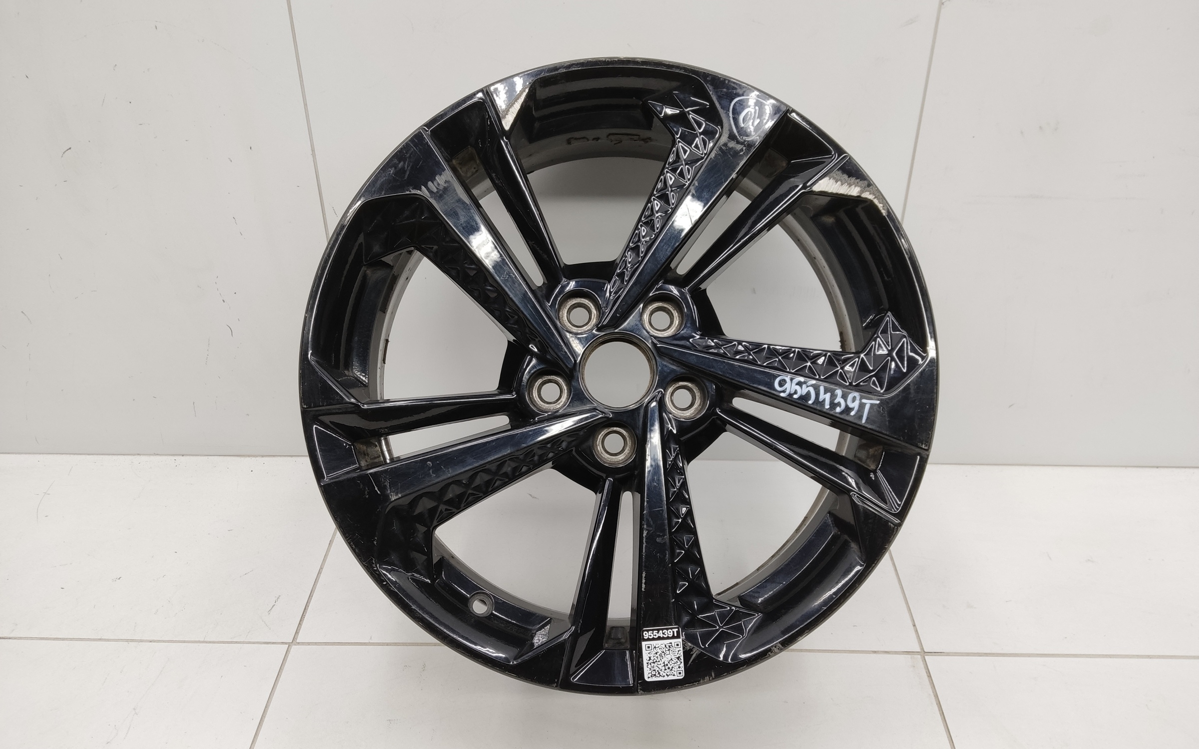 Диск колеса литой Geely Coolray Restail R18