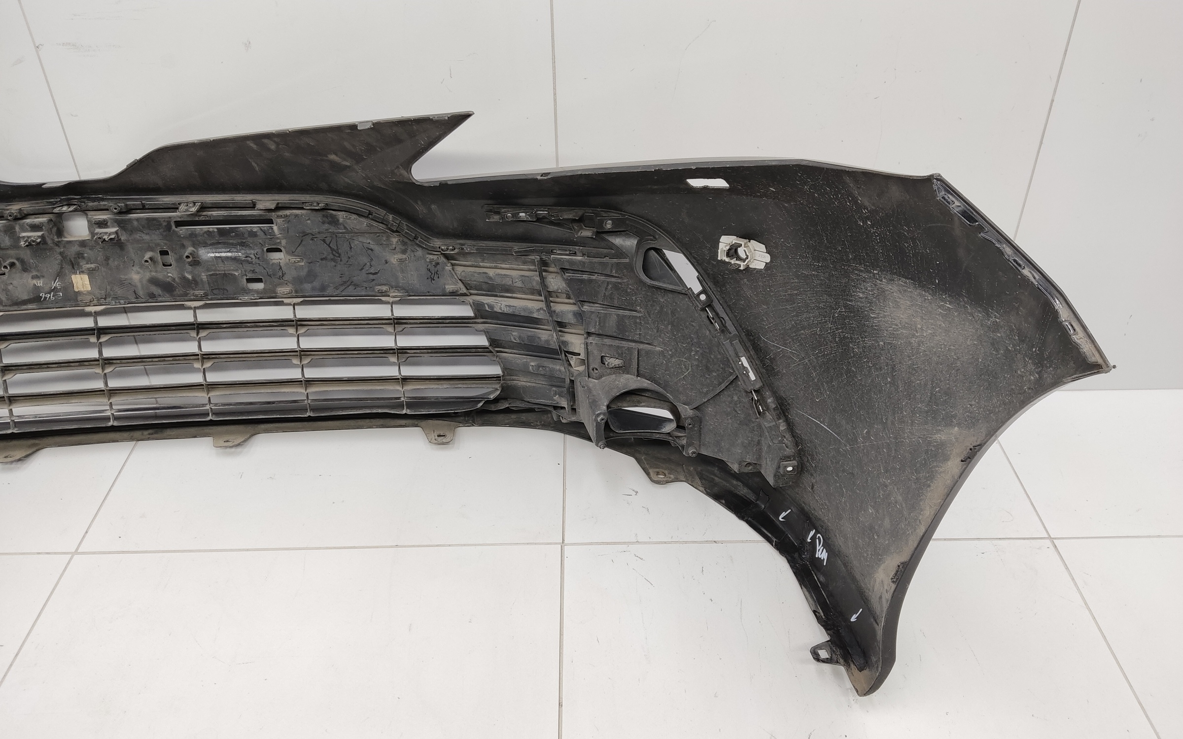 Бампер передний Toyota Camry V70 Restail