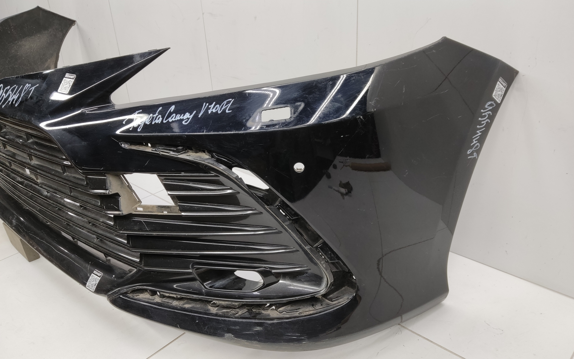 Бампер передний Toyota Camry V70 Restail