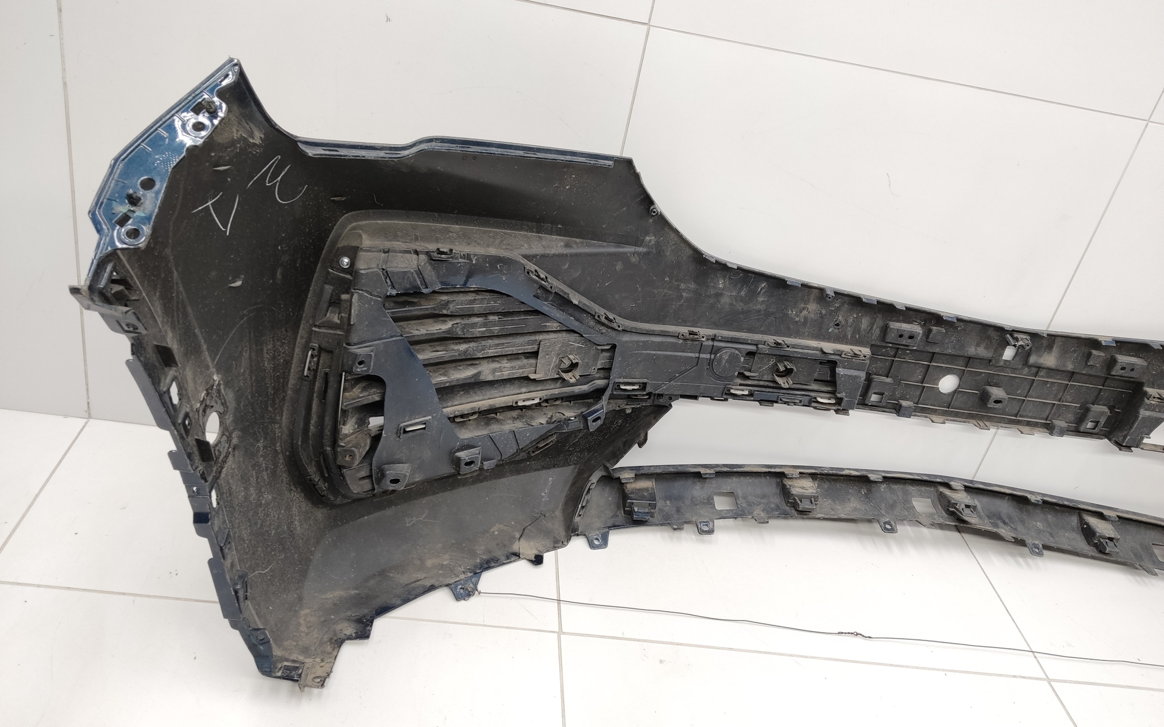 Бампер передний Geely Monjaro