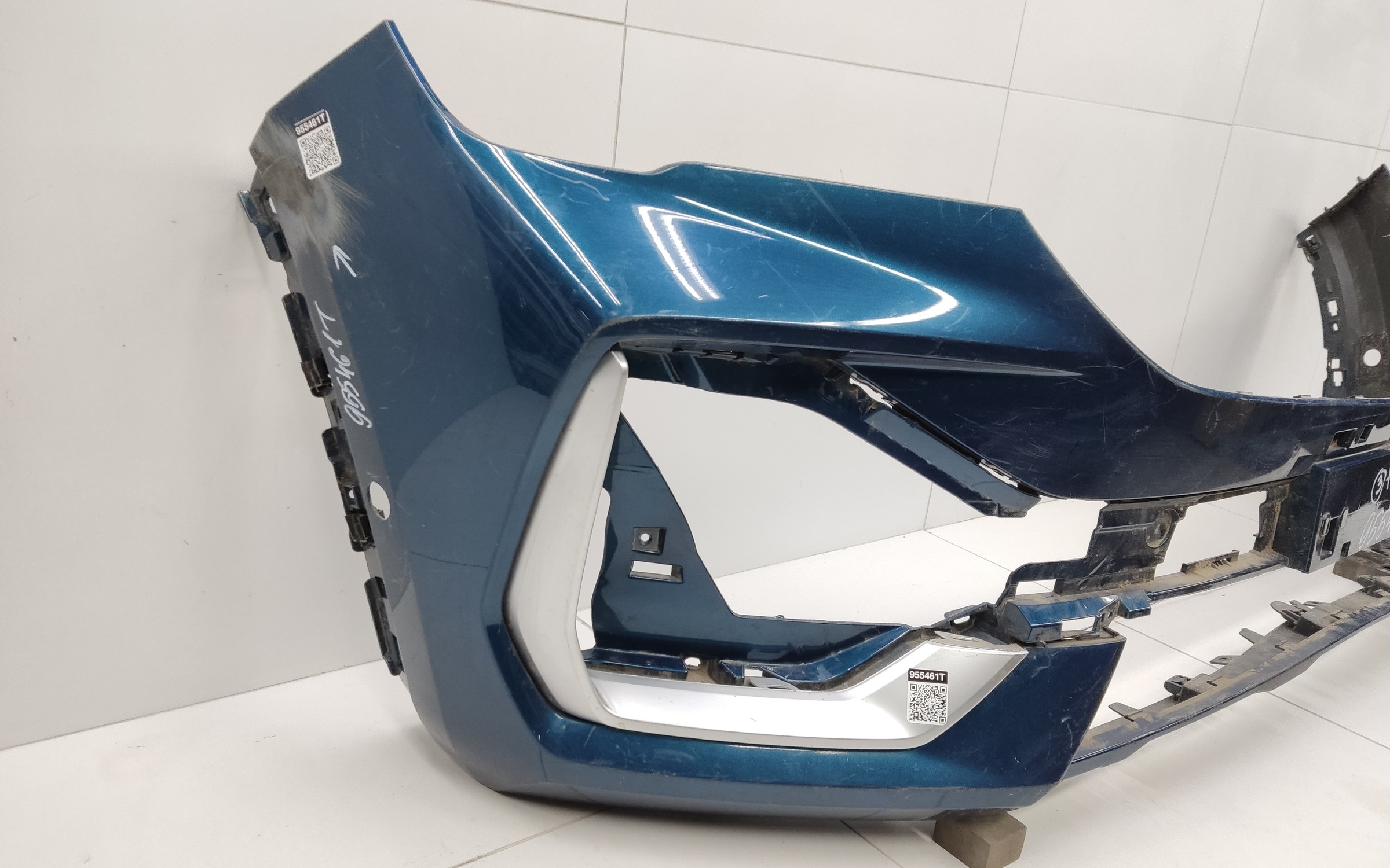 Бампер передний Geely Monjaro