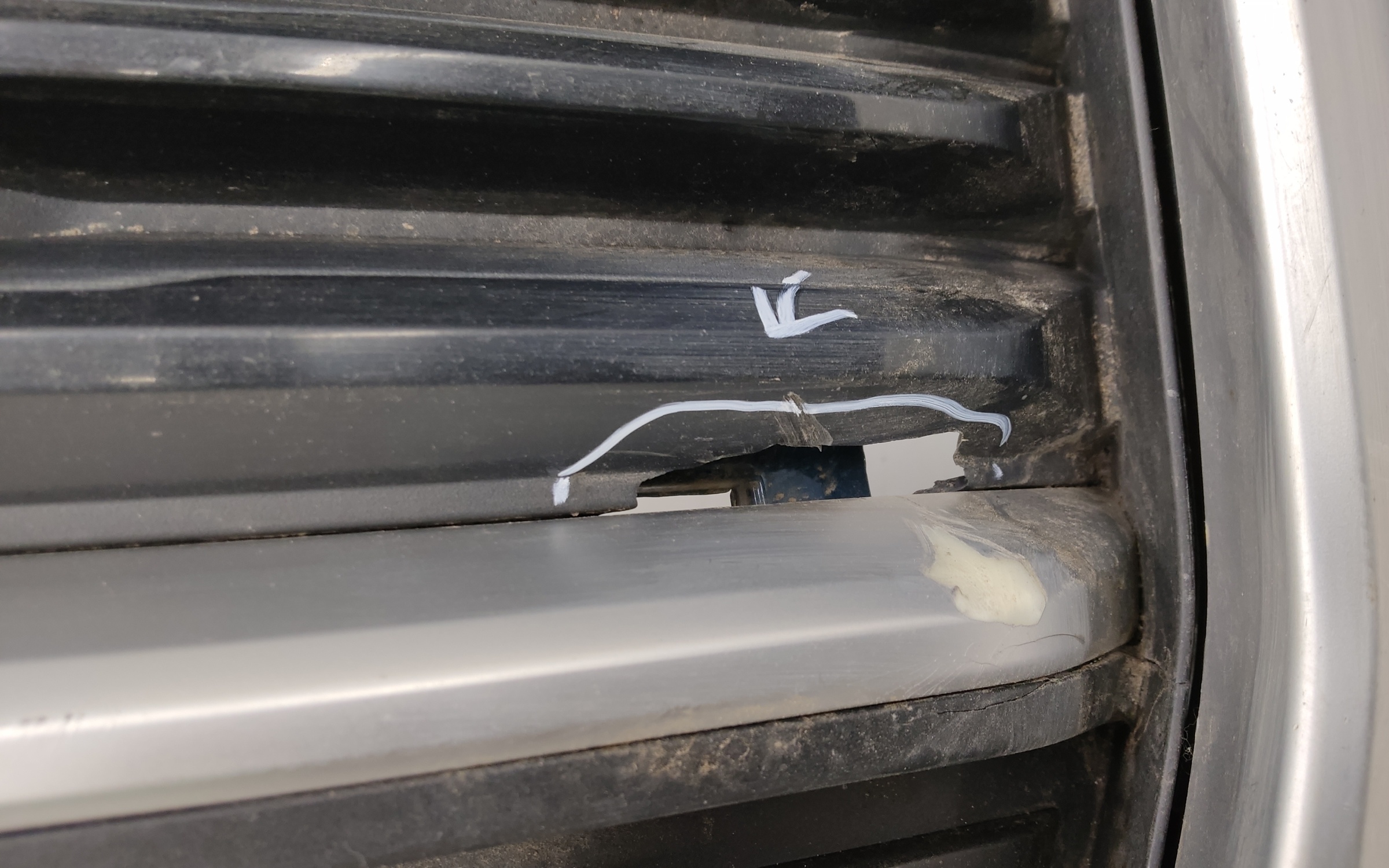 Бампер передний Geely Monjaro