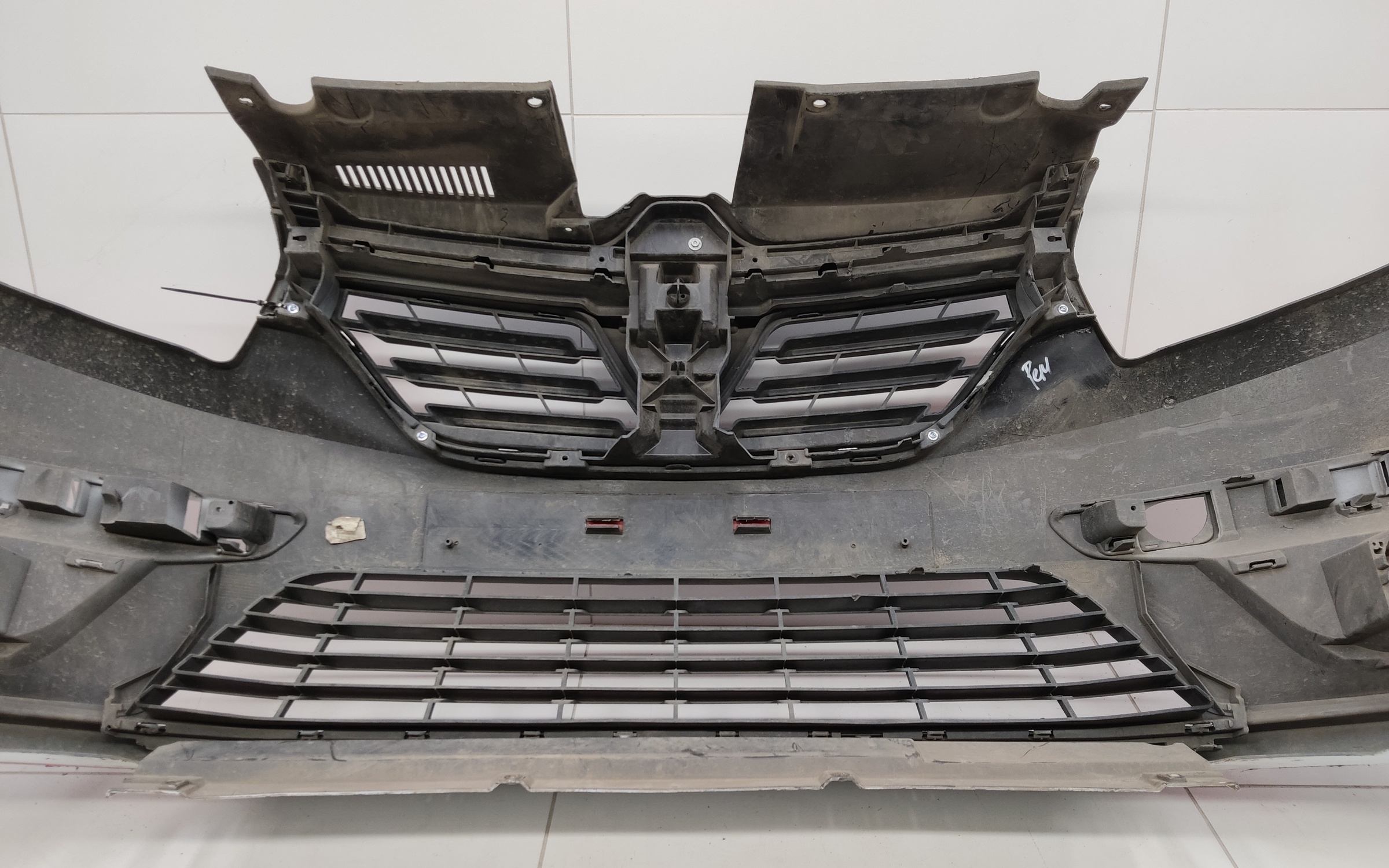 Бампер передний Renault Logan 2 Restail