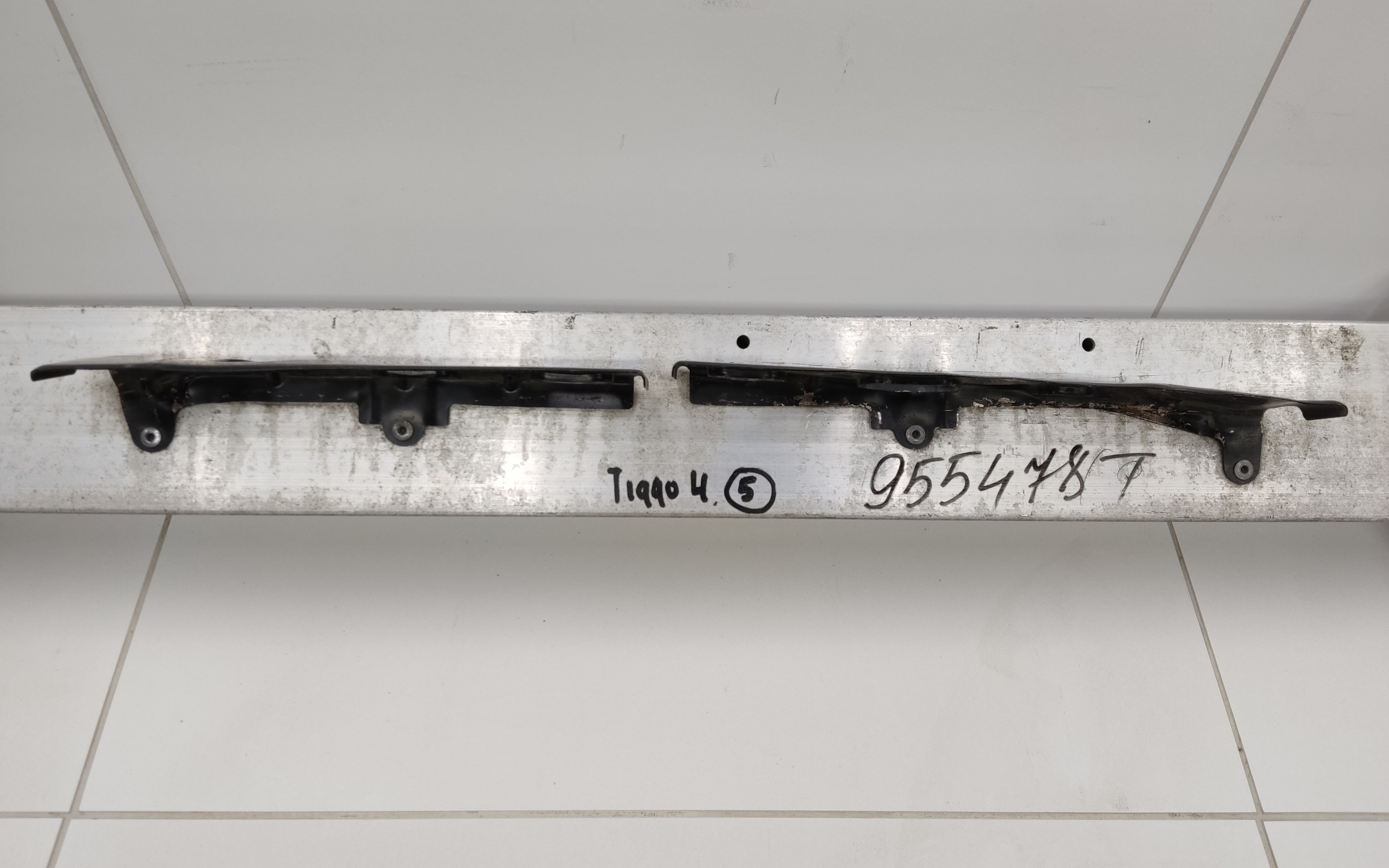 Усилитель переднего бампера Chery Tiggo 4