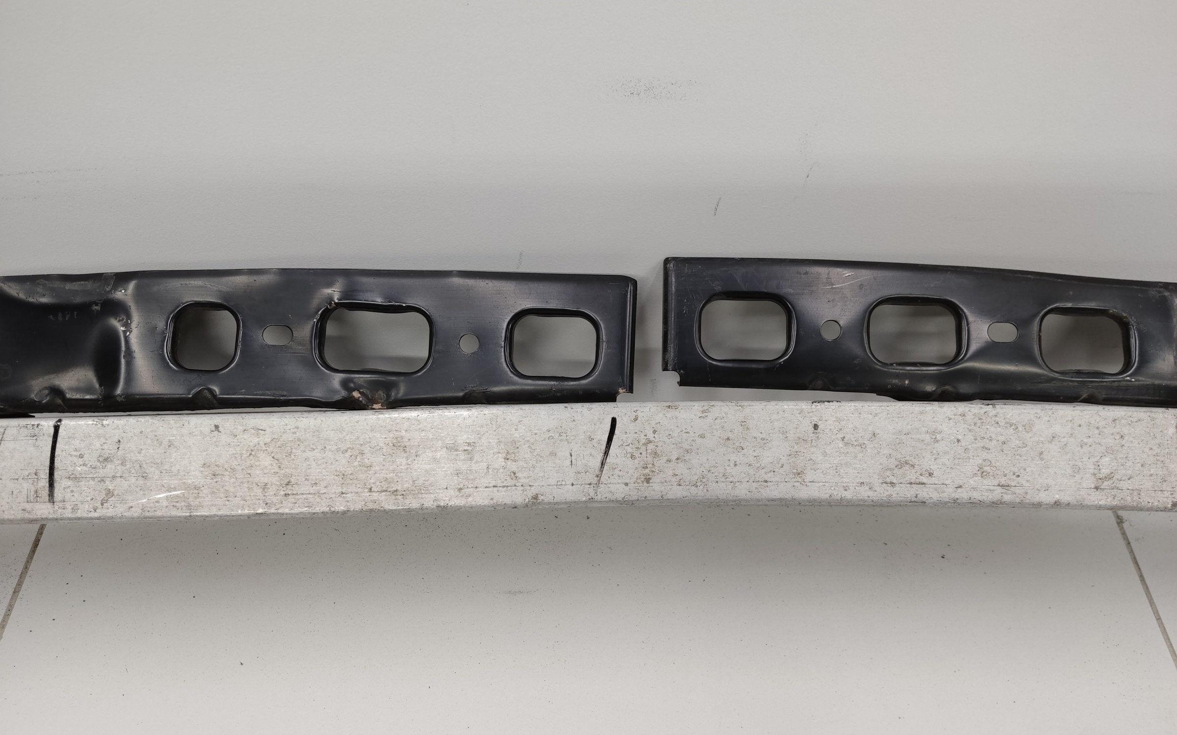 Усилитель переднего бампера Chery Tiggo 4