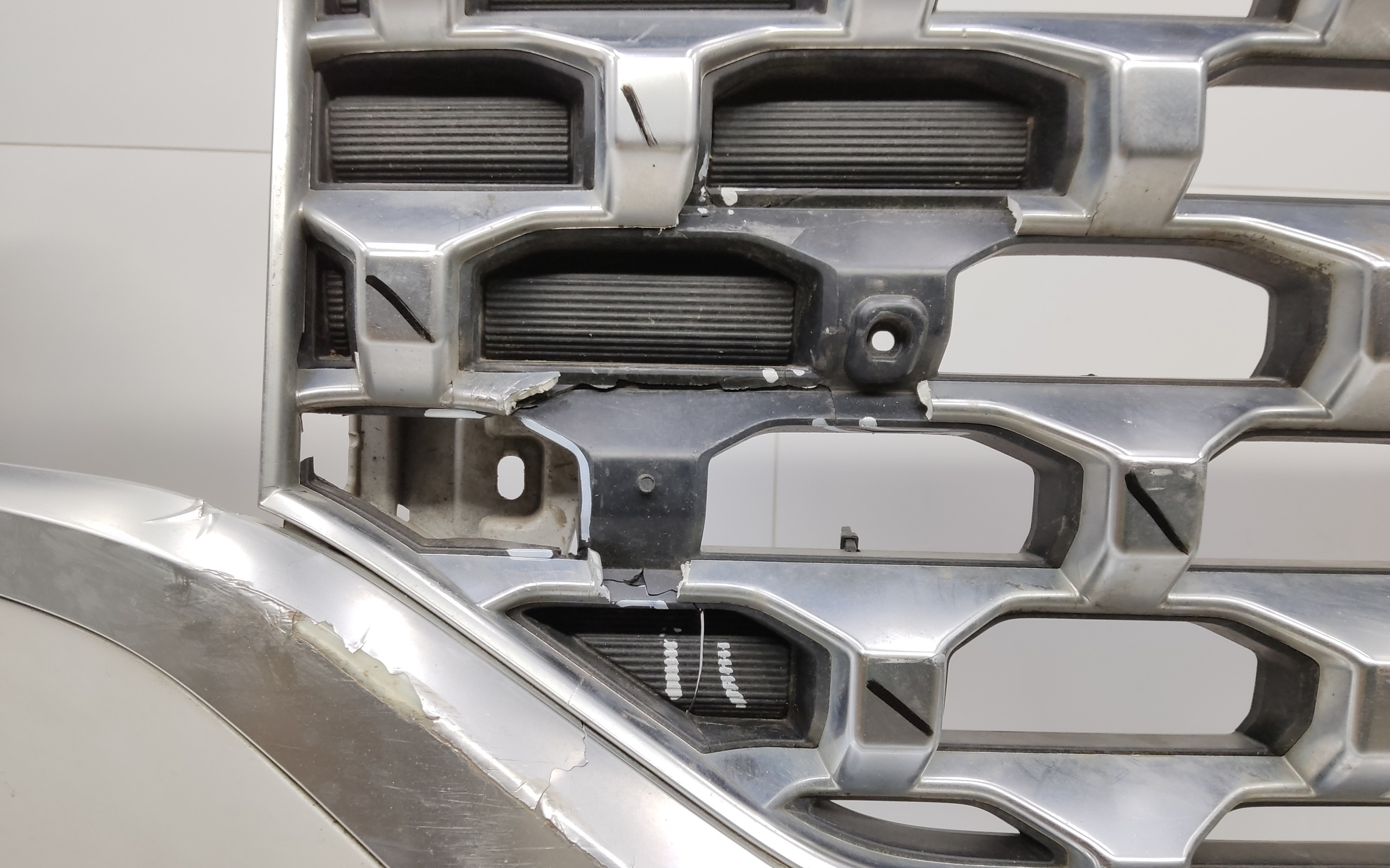 Бампер передний Hyundai Santa Fe 4 Restail