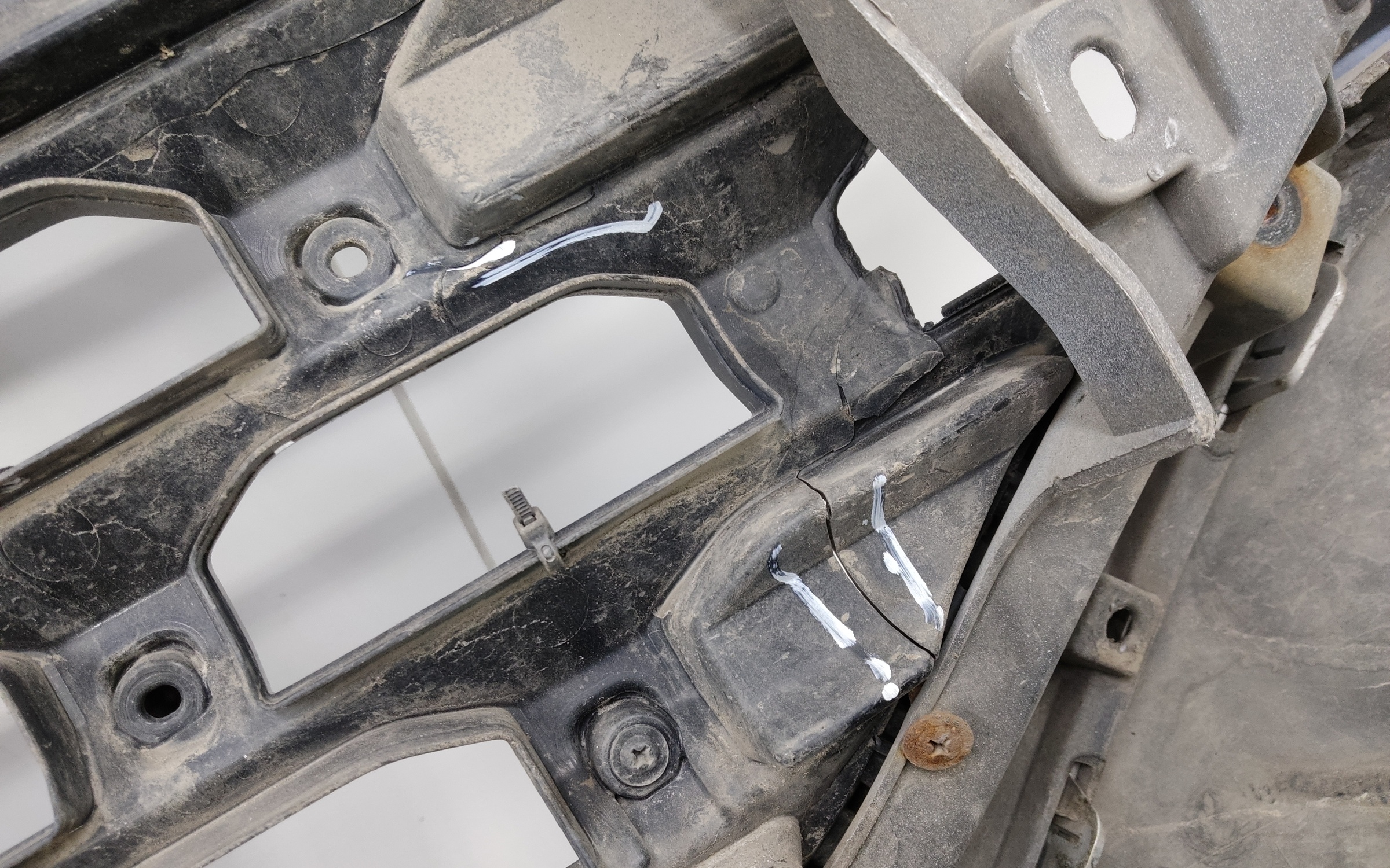 Бампер передний Hyundai Santa Fe 4 Restail