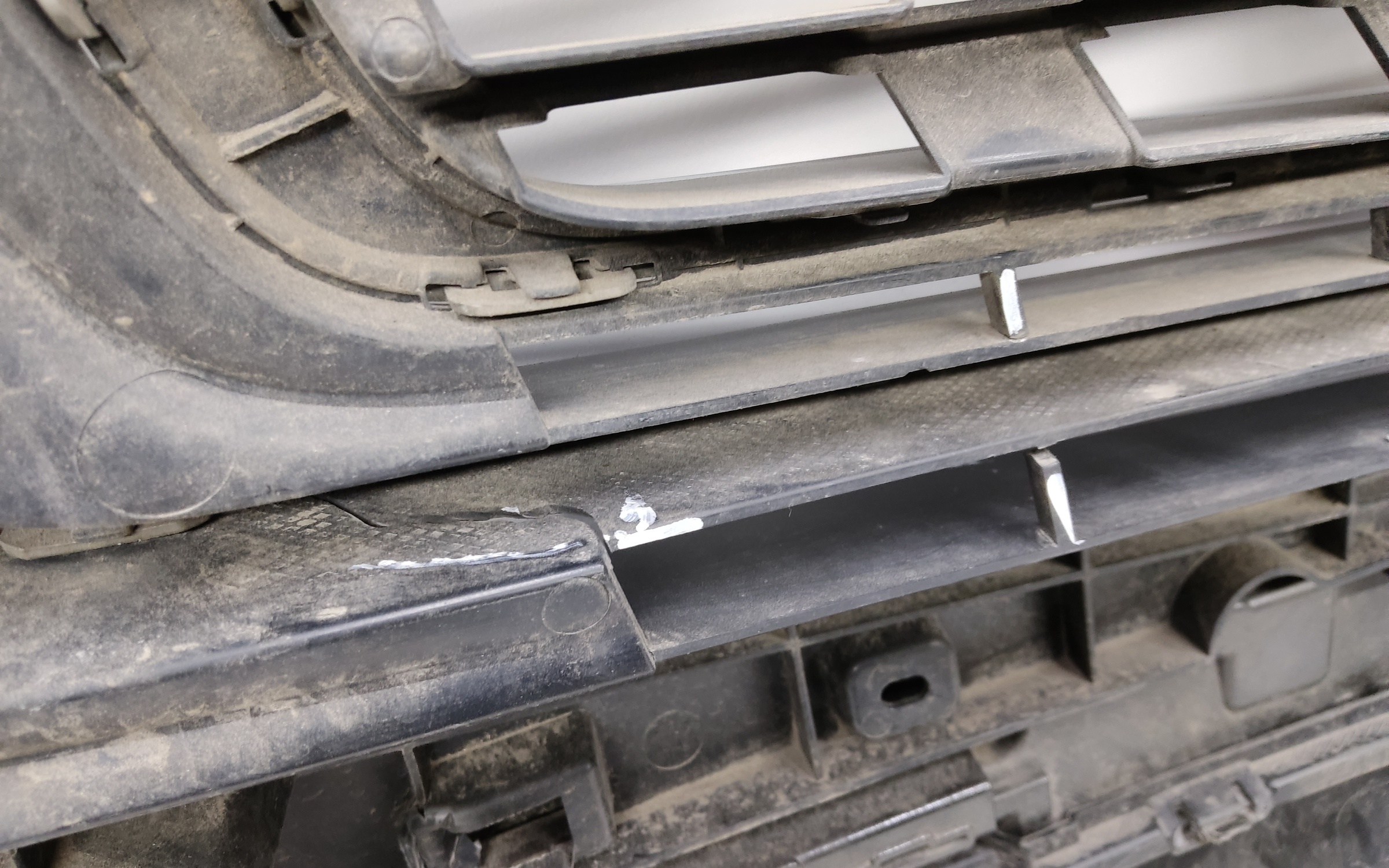 Бампер передний Geely Atlas Pro