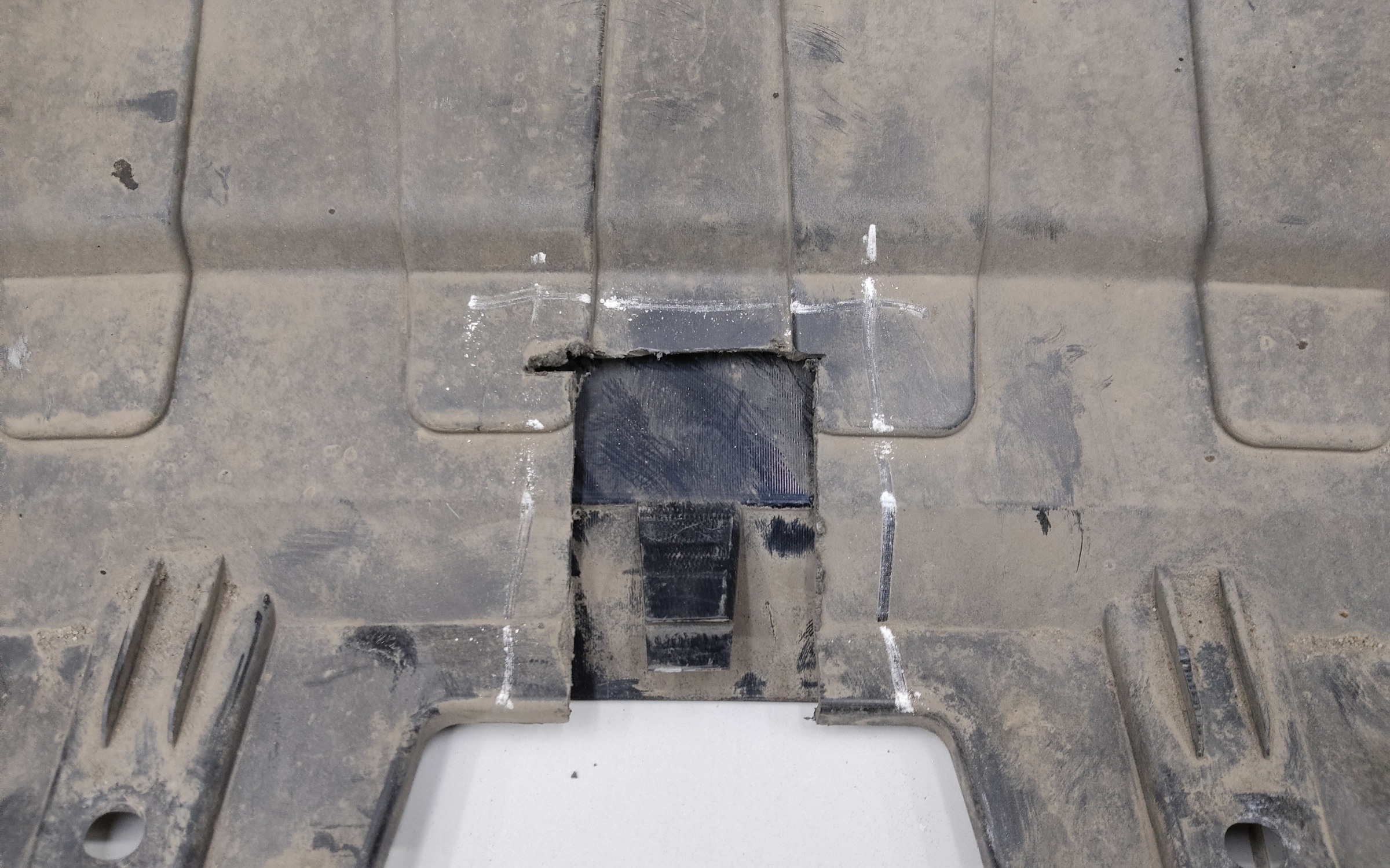 Бампер задний Geely Monjaro