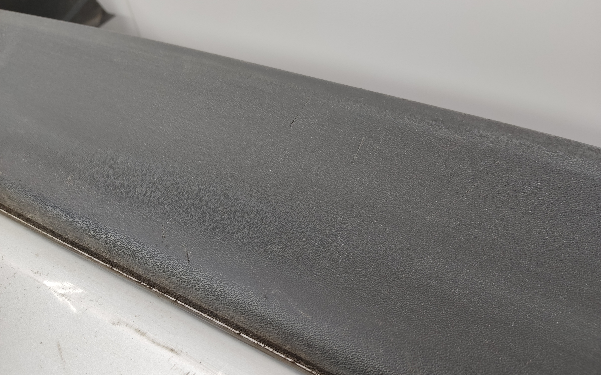 Бампер задний Volvo XC70 2 Cross Country под парктроники